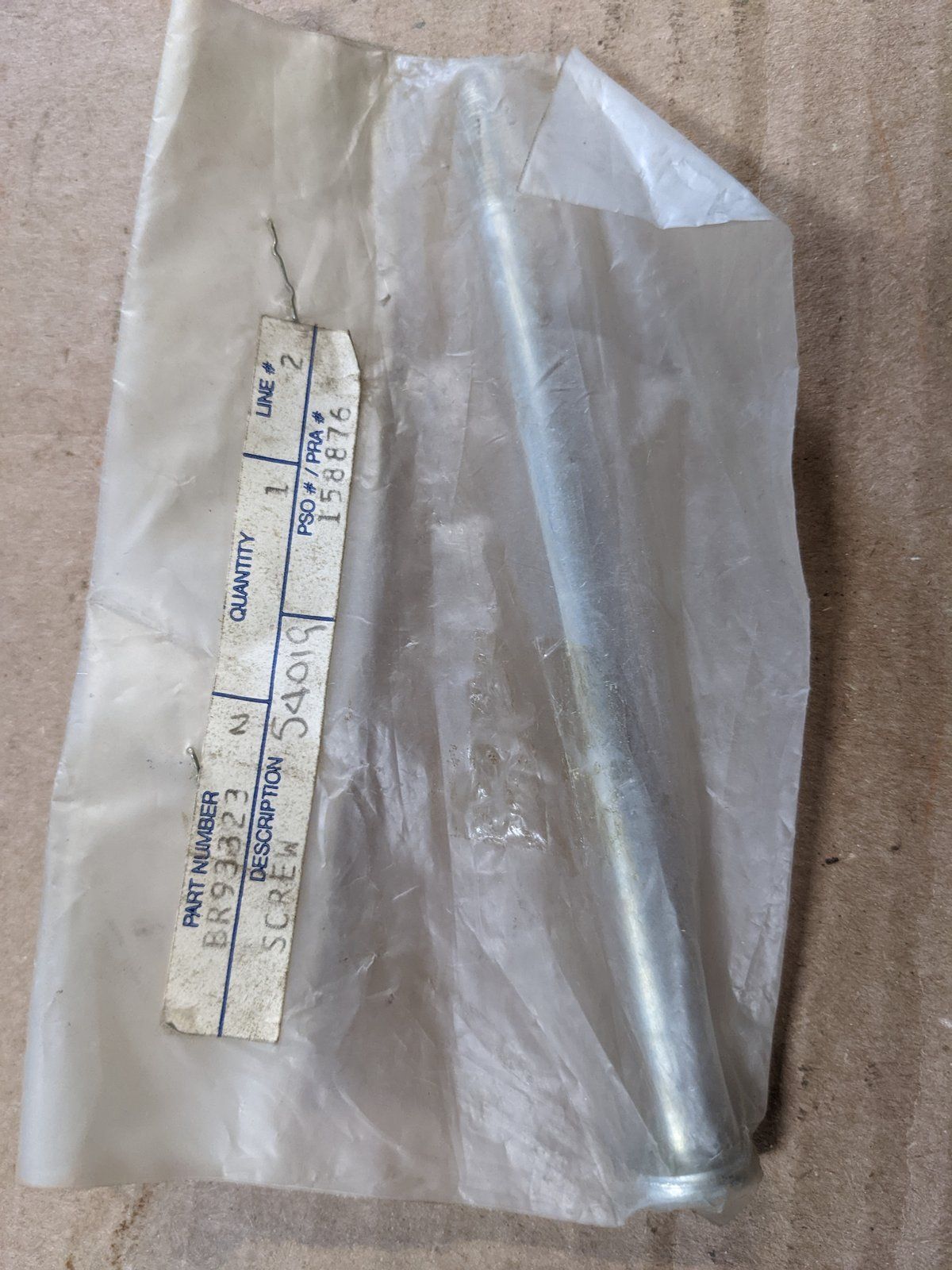 93323 SCREW B/S 93323 - Ingersoll/Case Tractor Part