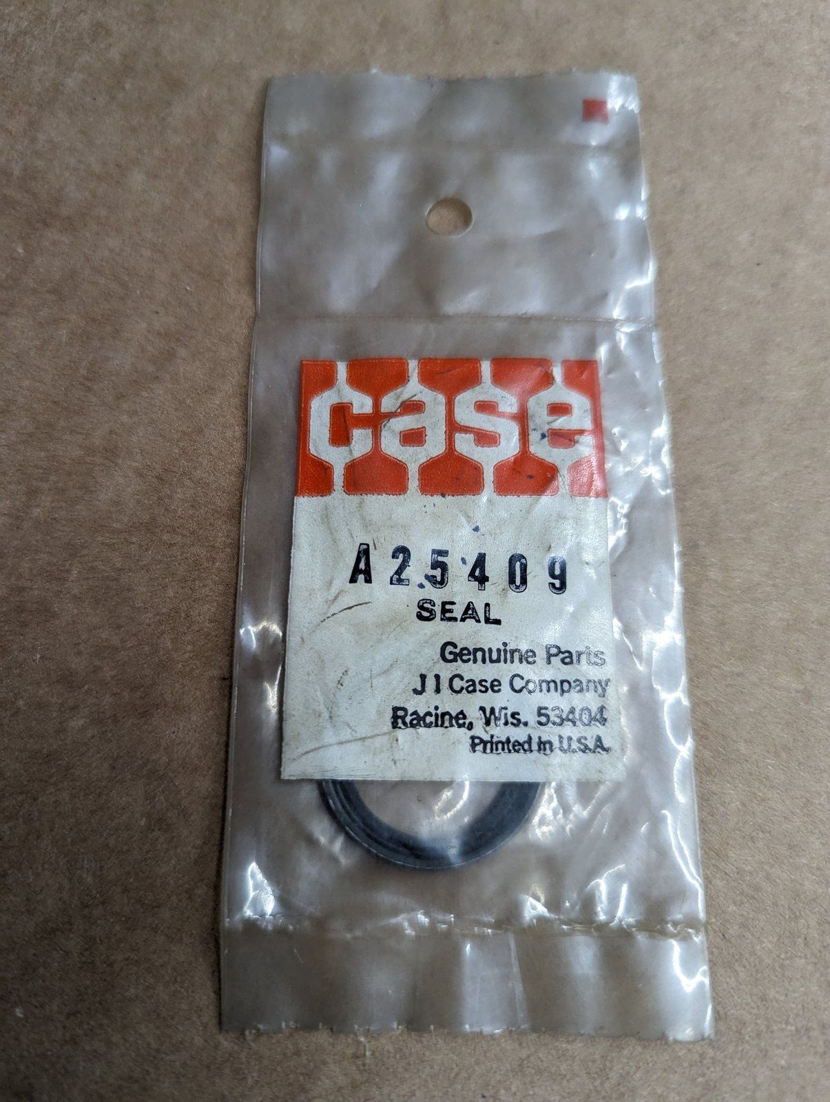 A25409 SEAL - Ingersoll/Case Tractor Part