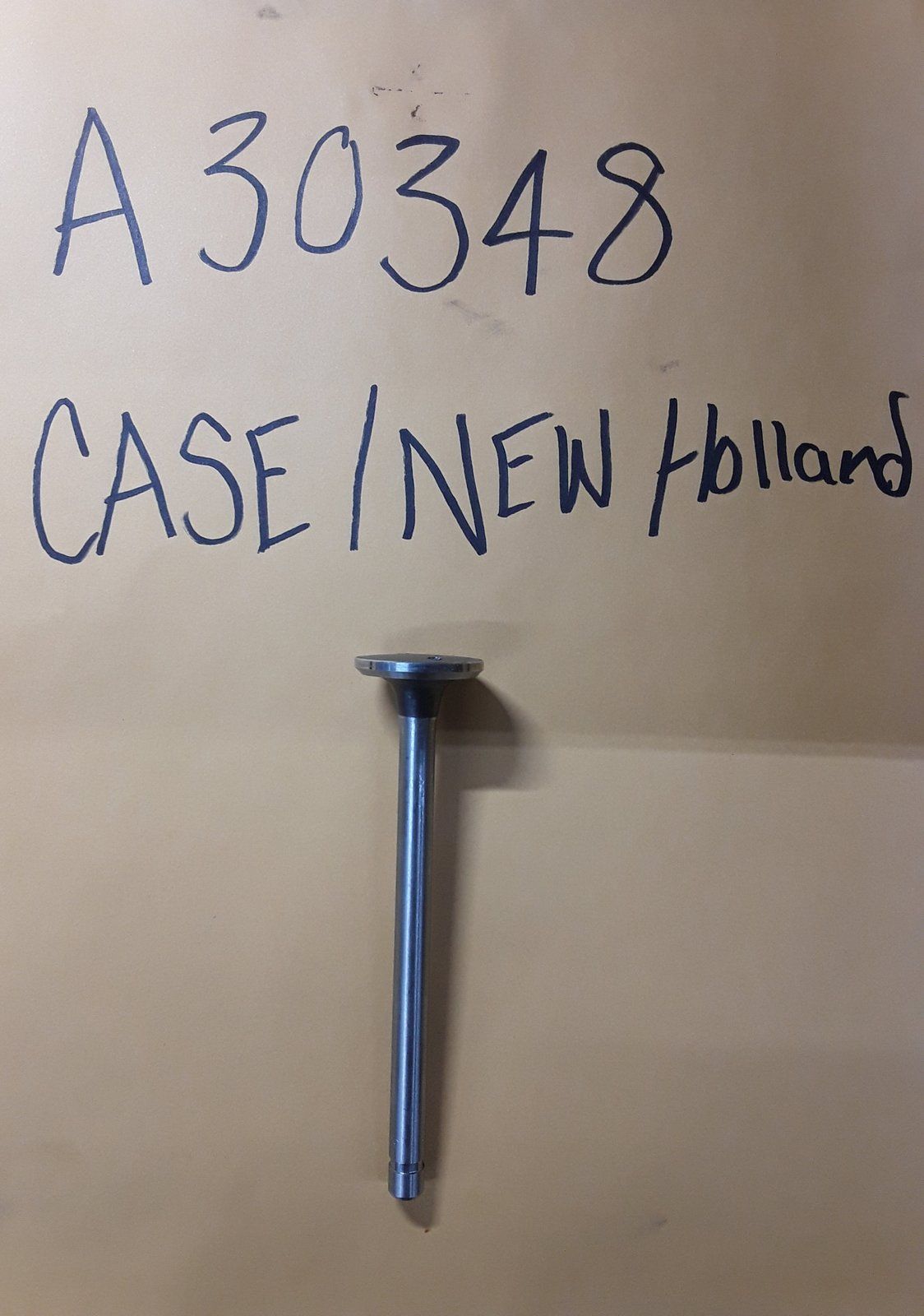 A30348 CASE/NEW HOLLAND VALVE - Ingersoll/Case Tractor Part