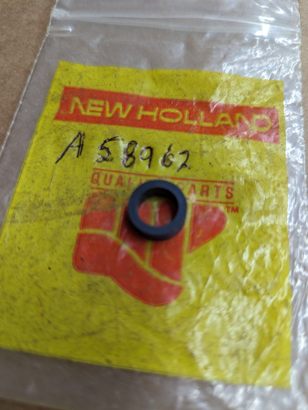 A58962 GROMMET 9.14mm ID x 12.82mm OD x 5.28mm - Ingersoll/Case Tractor Part