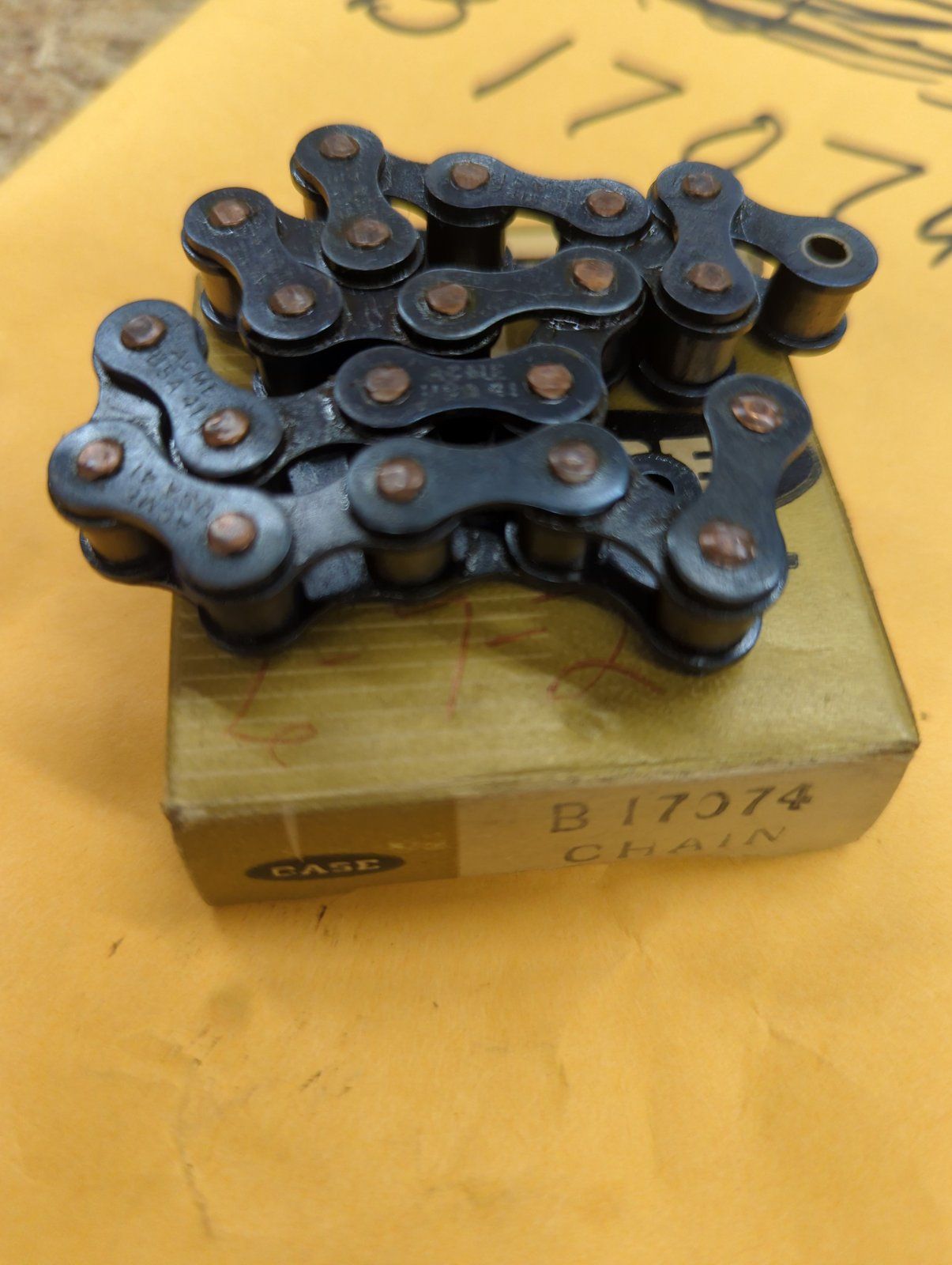 B17074 CHAIN - Ingersoll/Case Tractor Part