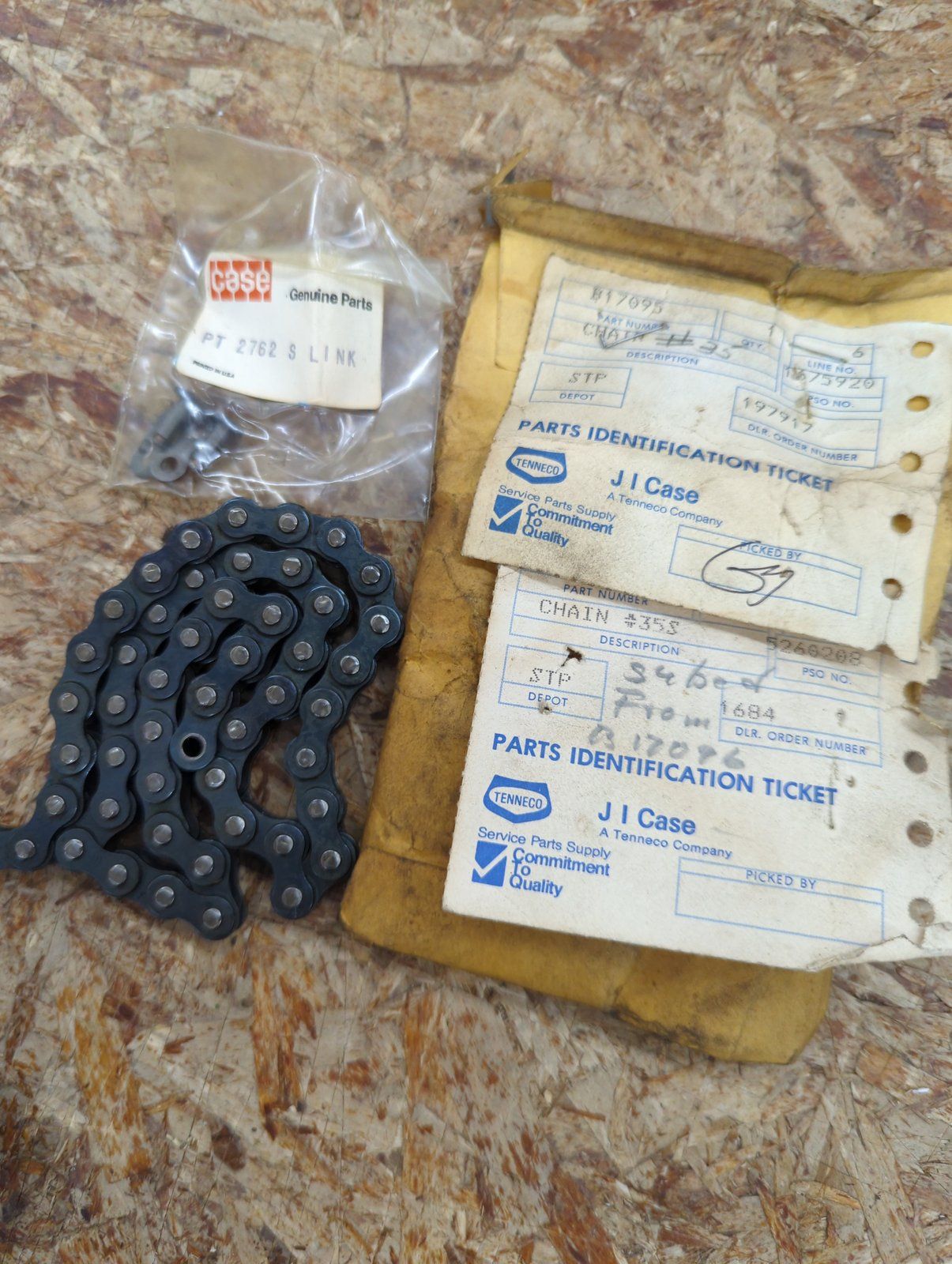 B17095 CHAIN B17096 - Ingersoll/Case Tractor Part
