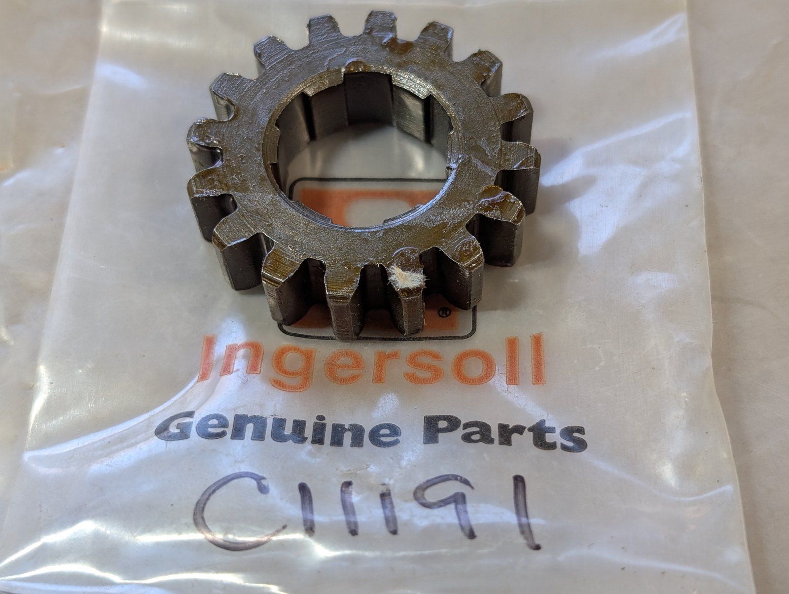 C11191 SPUR GEAR 16 TOOTH TECUMSEH 778024A - Ingersoll/Case Tractor Part