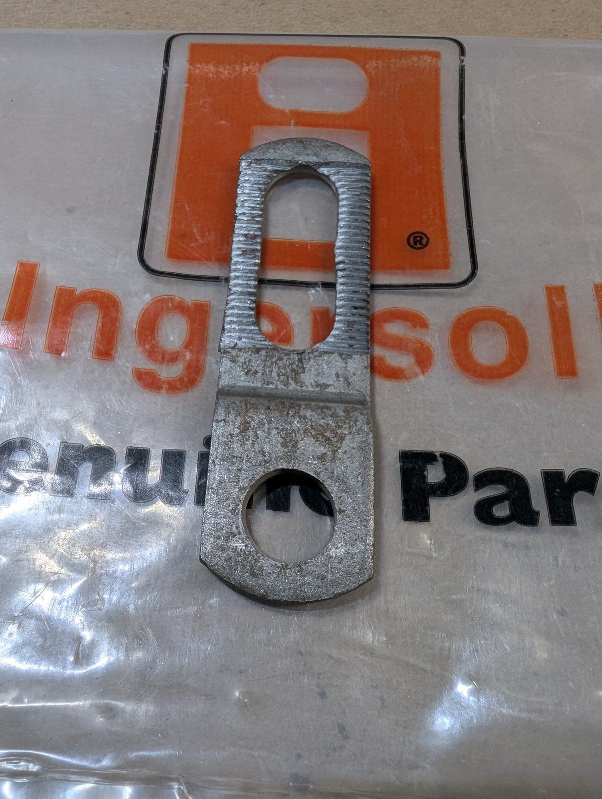 C11344 LINK BOTTOM LIFT - Ingersoll/Case Tractor Part