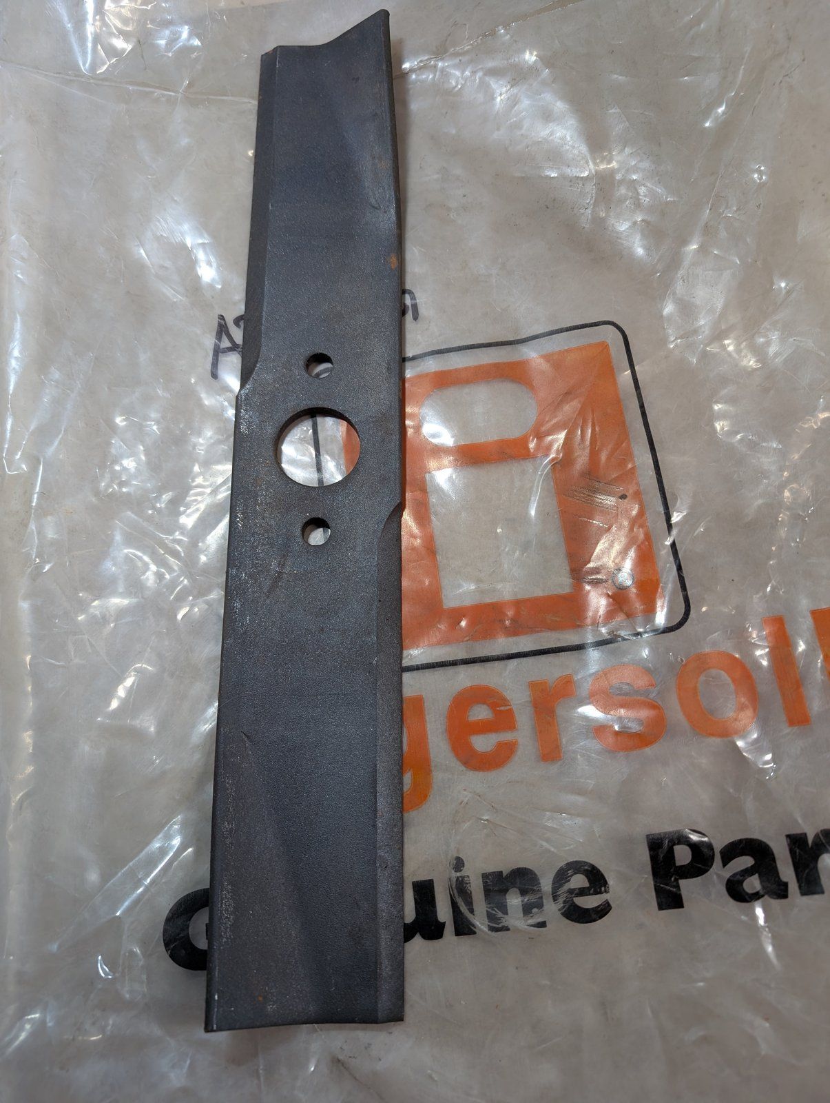 C11654 BLADE - MOWER 15-1/4