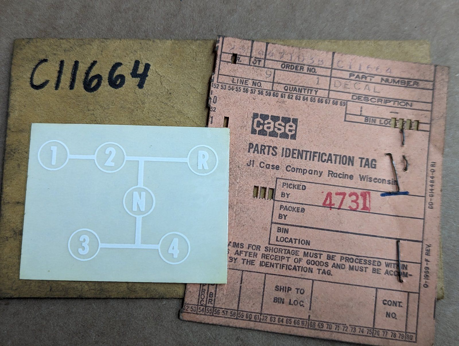 C11664 DECAL SHIFT - Ingersoll/Case Tractor Part