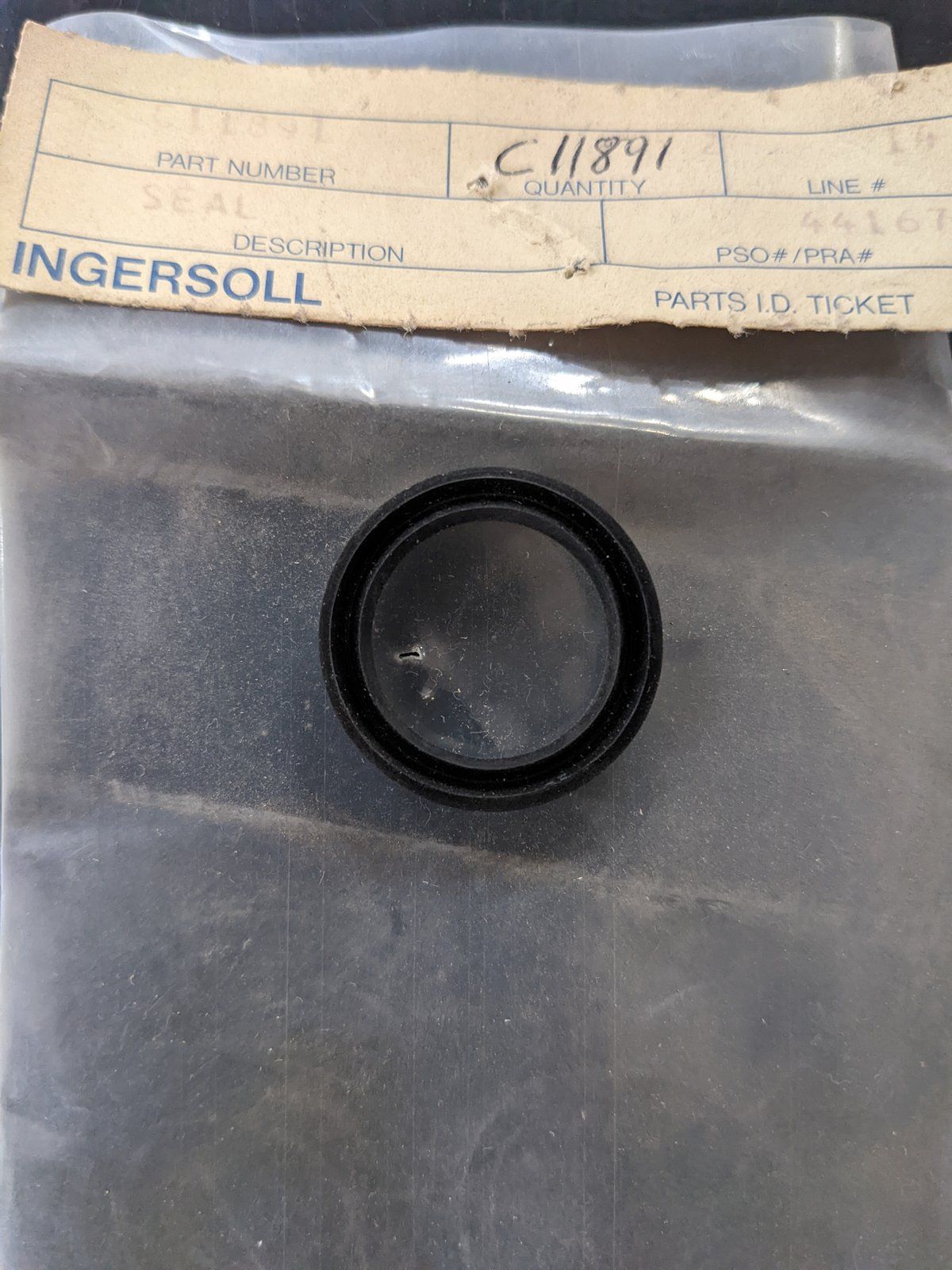 C11891 SEAL - 'U' CUP GRESEN #555-001 - Ingersoll/Case Tractor Part