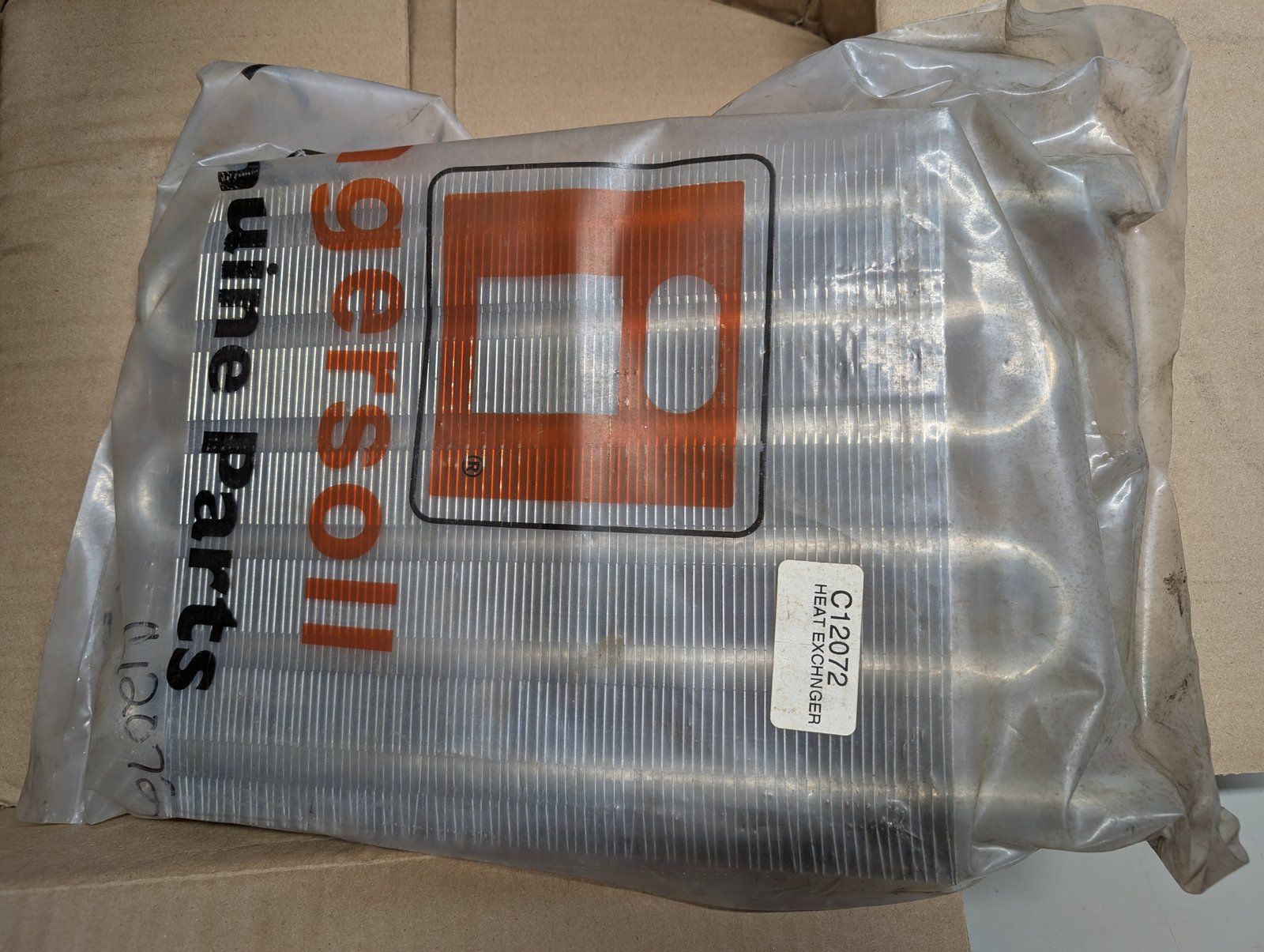 C12072 HEAT EXCHANGER 155 195 - Ingersoll/Case Tractor Part