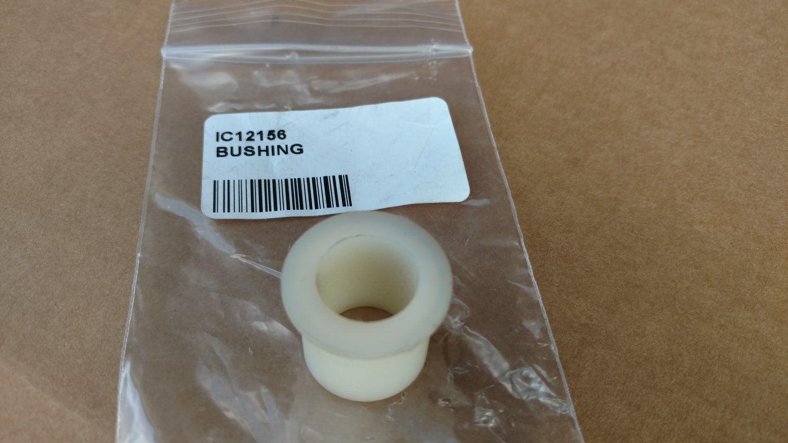 C12156 BUSHING - FLANGE NYLON - Ingersoll/Case Tractor Part