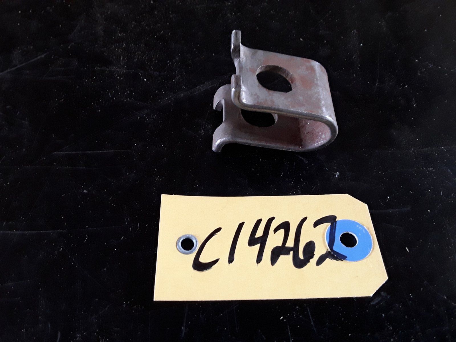 C14262 PIVOT - Ingersoll/Case Tractor Part