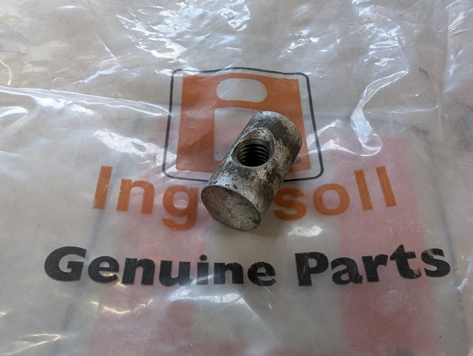 C14269 USED NUT - BELT TENSION - Ingersoll/Case Tractor Part