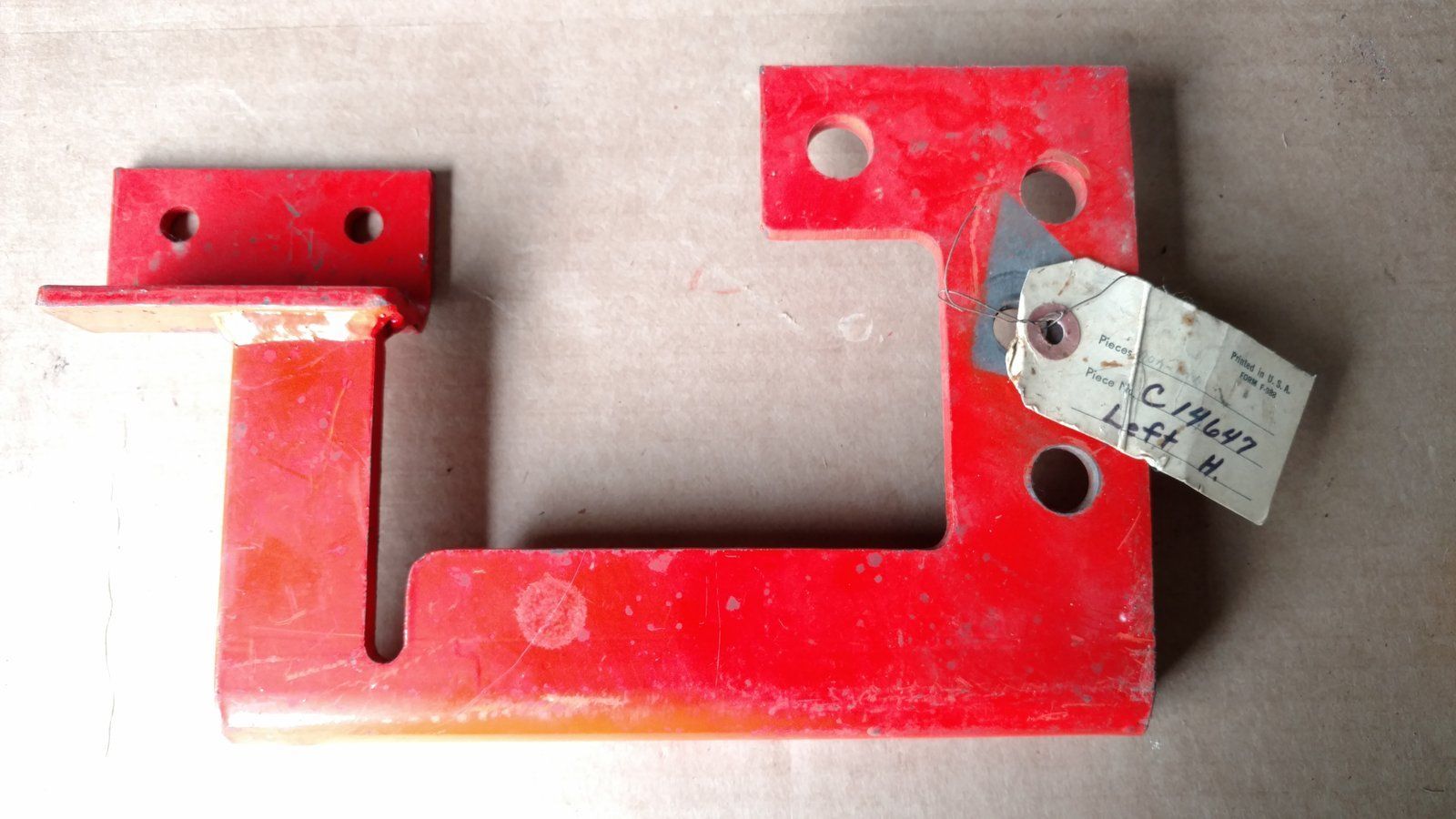 C14647 BRACKET - SNOWCASTER MTG LH F80 F84 G80 G84 - Ingersoll/Case Tractor Part