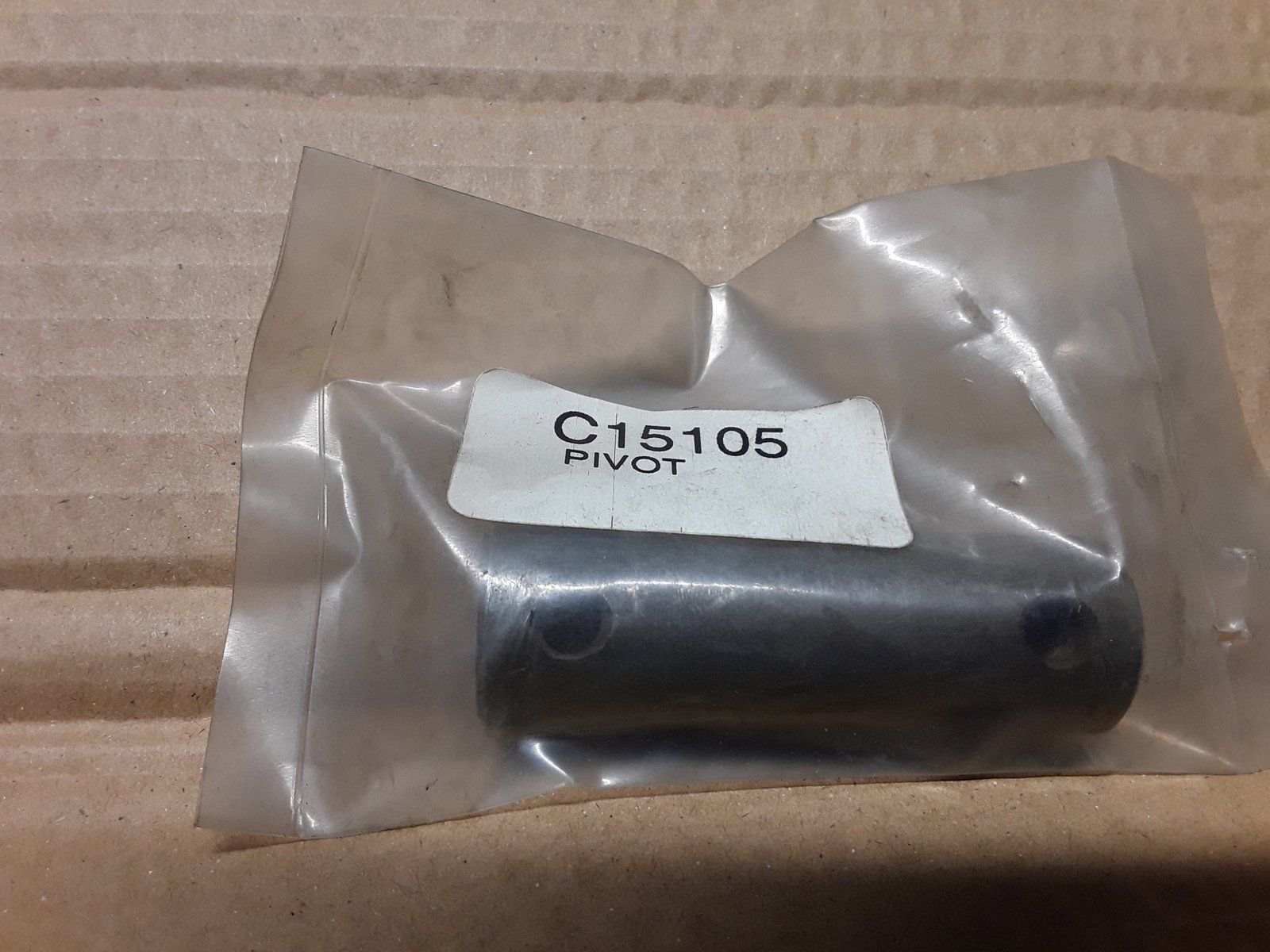 C15105 PIVOT - STEERING GEAR - Ingersoll/Case Tractor Part