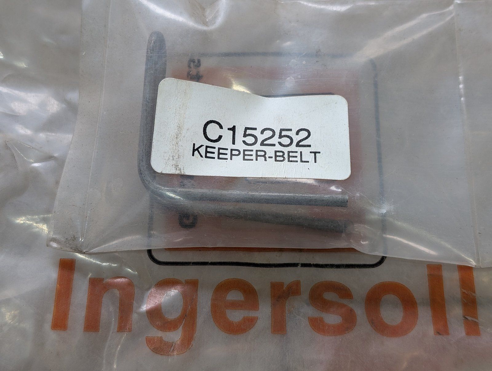 C15252 BELT KEEPER - Ingersoll/Case Tractor Part