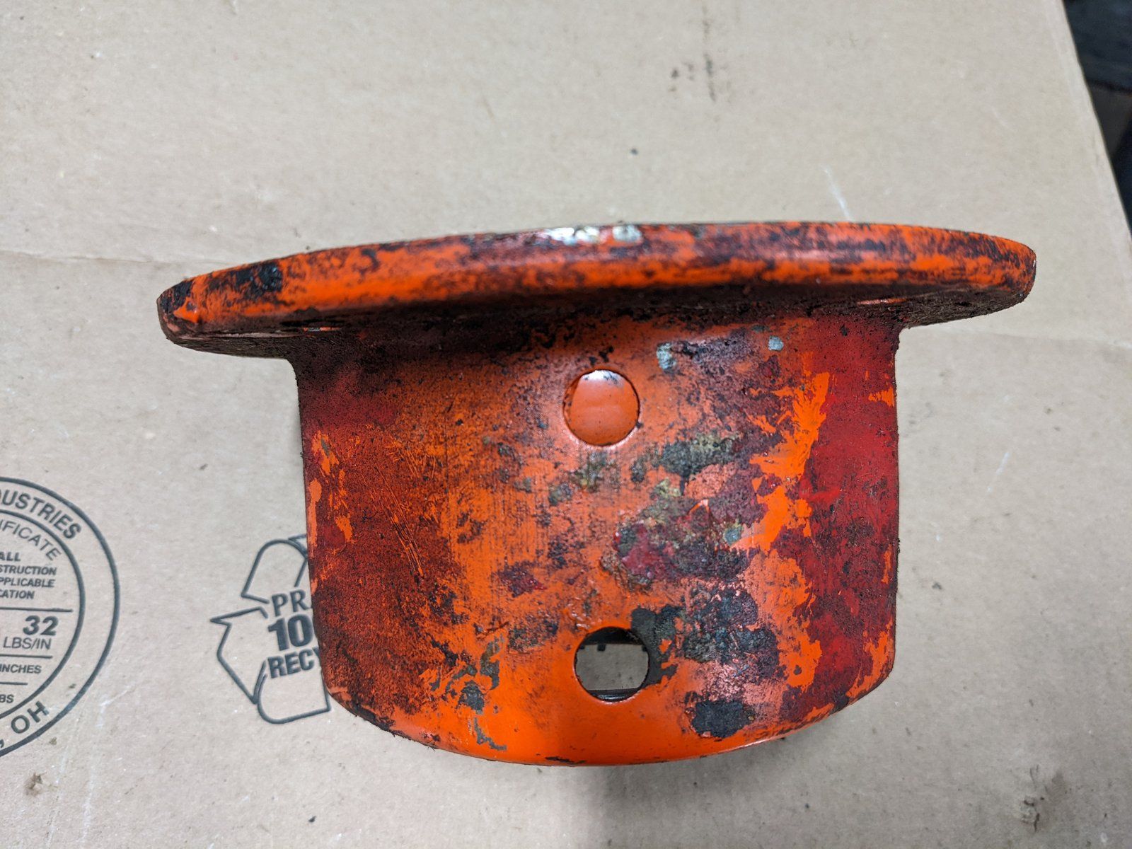 C15335 USED HYD PUMP SUPPORT - KOHLER - Ingersoll/Case Tractor Part