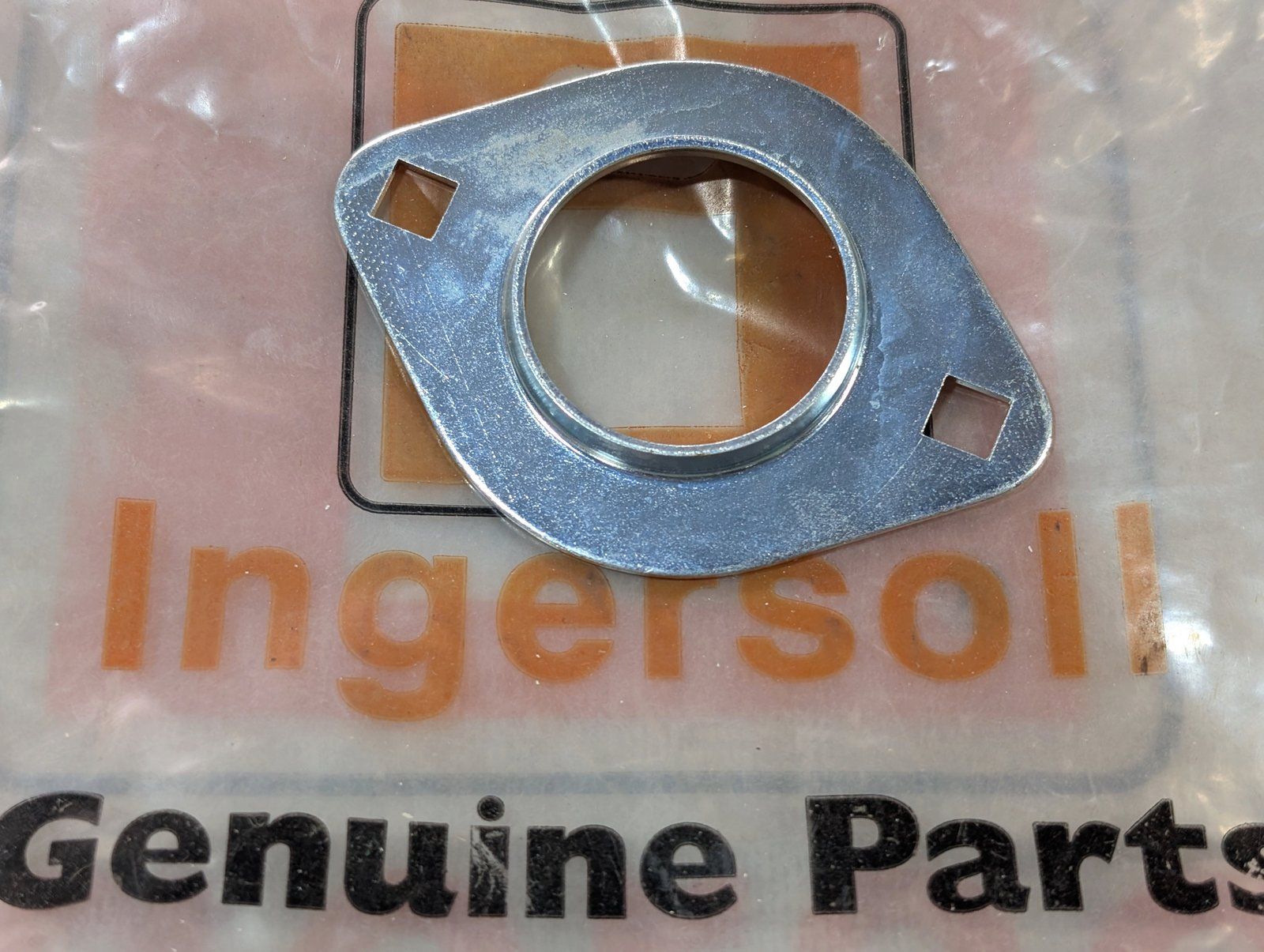C15386 FLANGETTE 35 LST - Ingersoll/Case Tractor Part