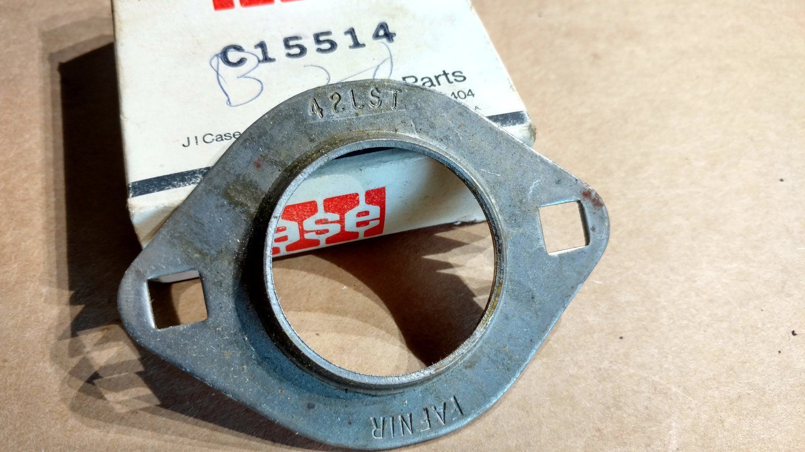 C15514 FLANGETTE - 42LST (FITS OLD SMALLER DIAMETER C14419 BEARING) - Ingersoll/Case Tractor Part