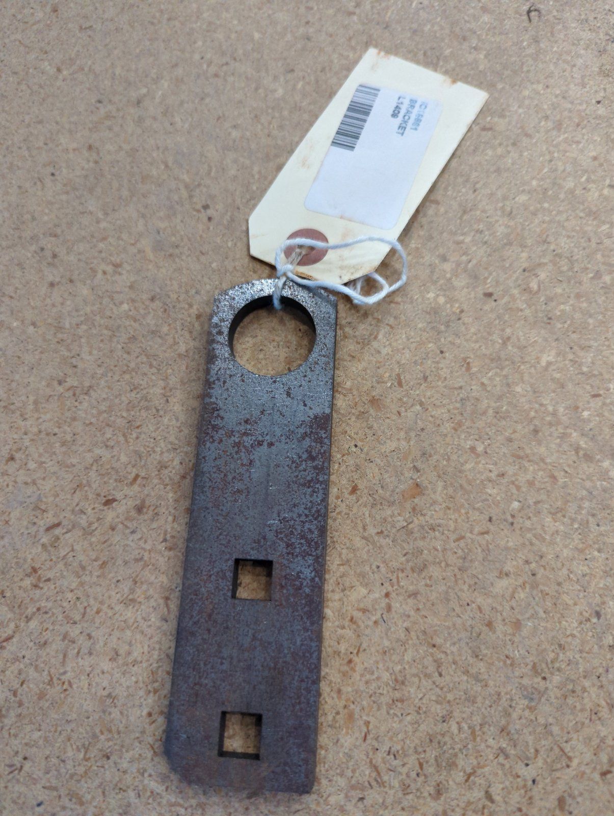 C15561 BRACKET-AXLE PIVOT (N46) - Ingersoll/Case Tractor Part