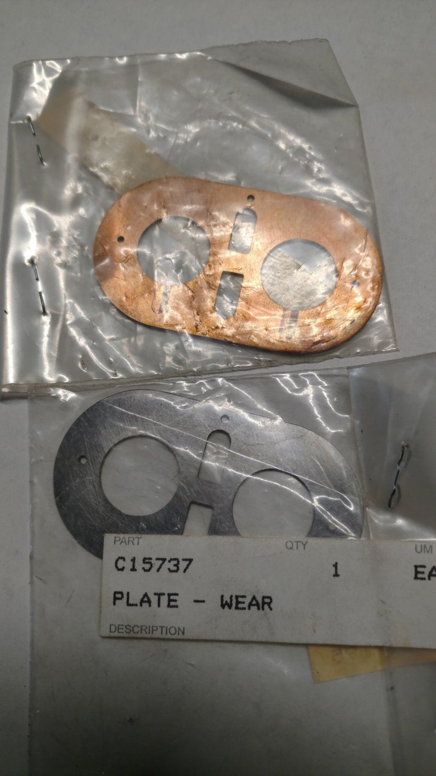 C15737 PLATE - WEAR - Ingersoll/Case Tractor Part