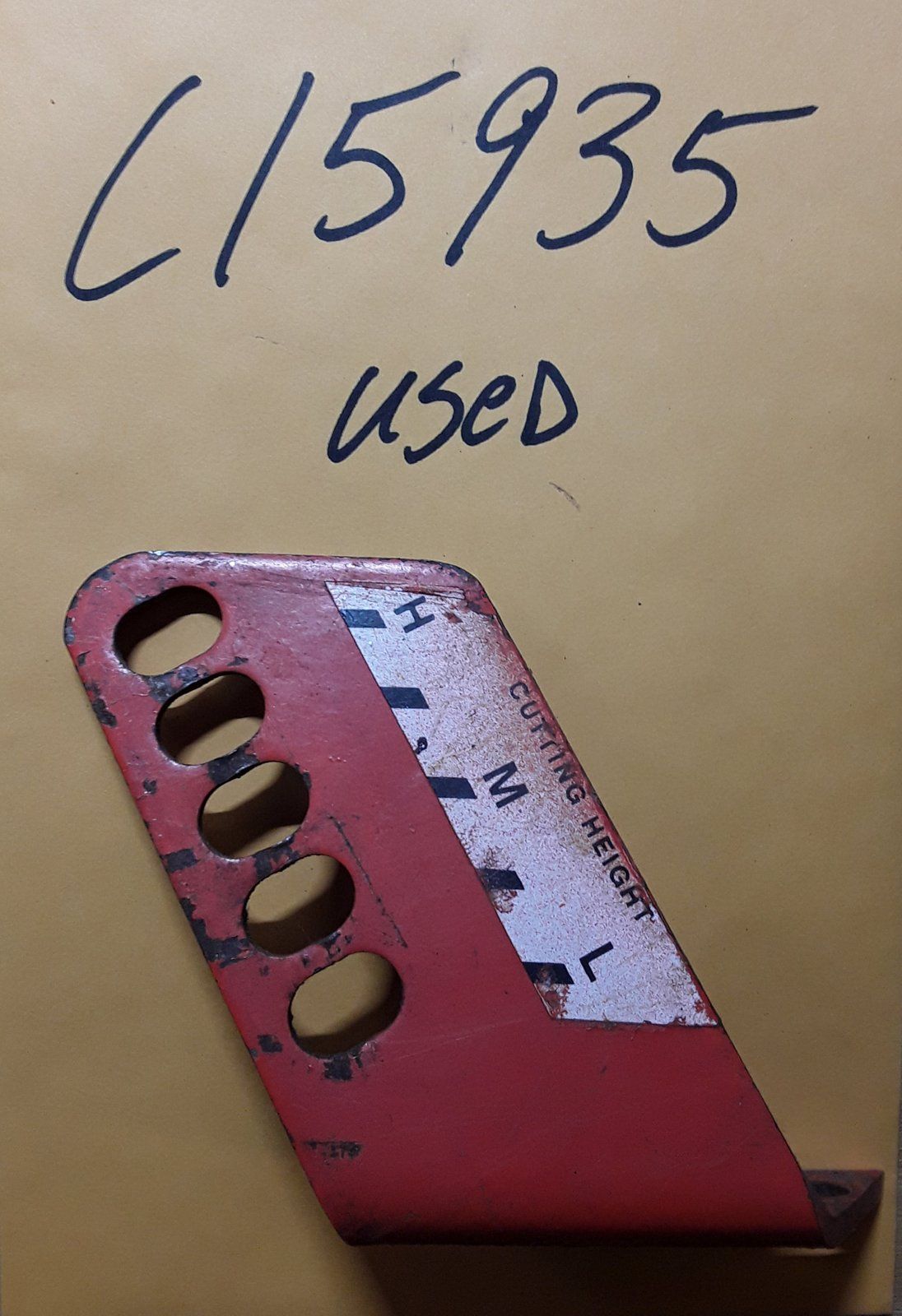 C15935 USED BRACKET-HEIGHT ADJ - Ingersoll/Case Tractor Part