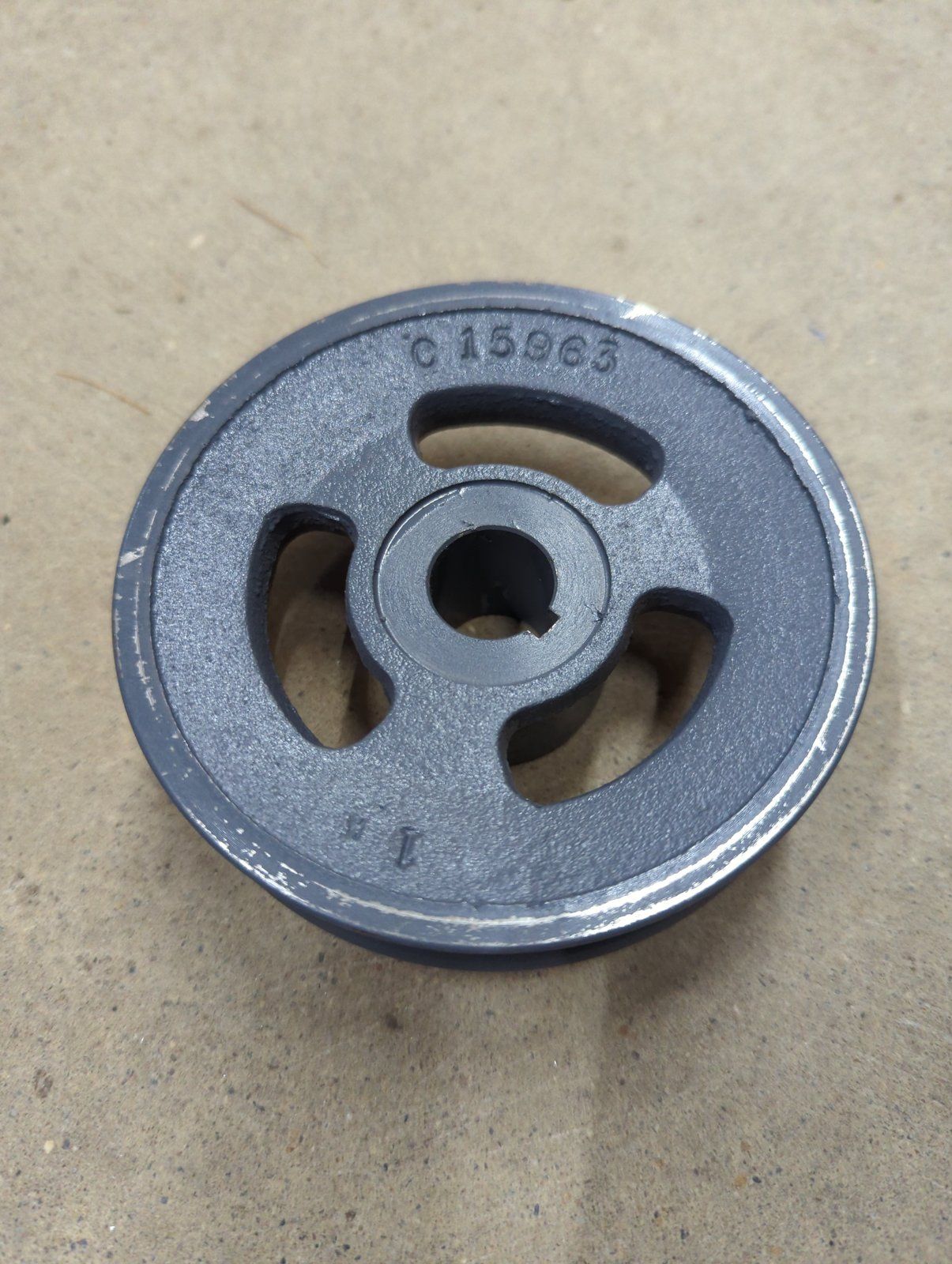 C15963 PULLEY- V "A-B" 4.35x.75 Hub - Ingersoll/Case Tractor Part
