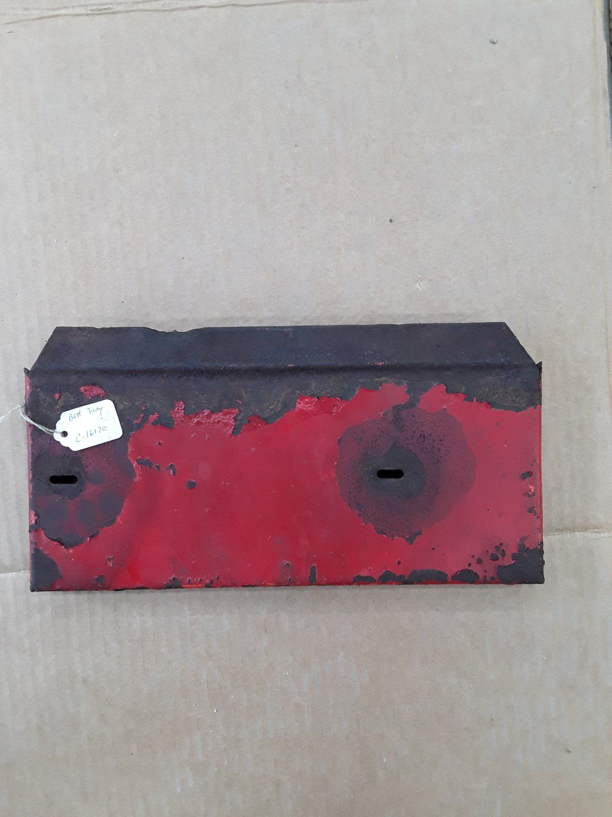 C16170 USED TRAY - BATTERY - Ingersoll/Case Tractor Part