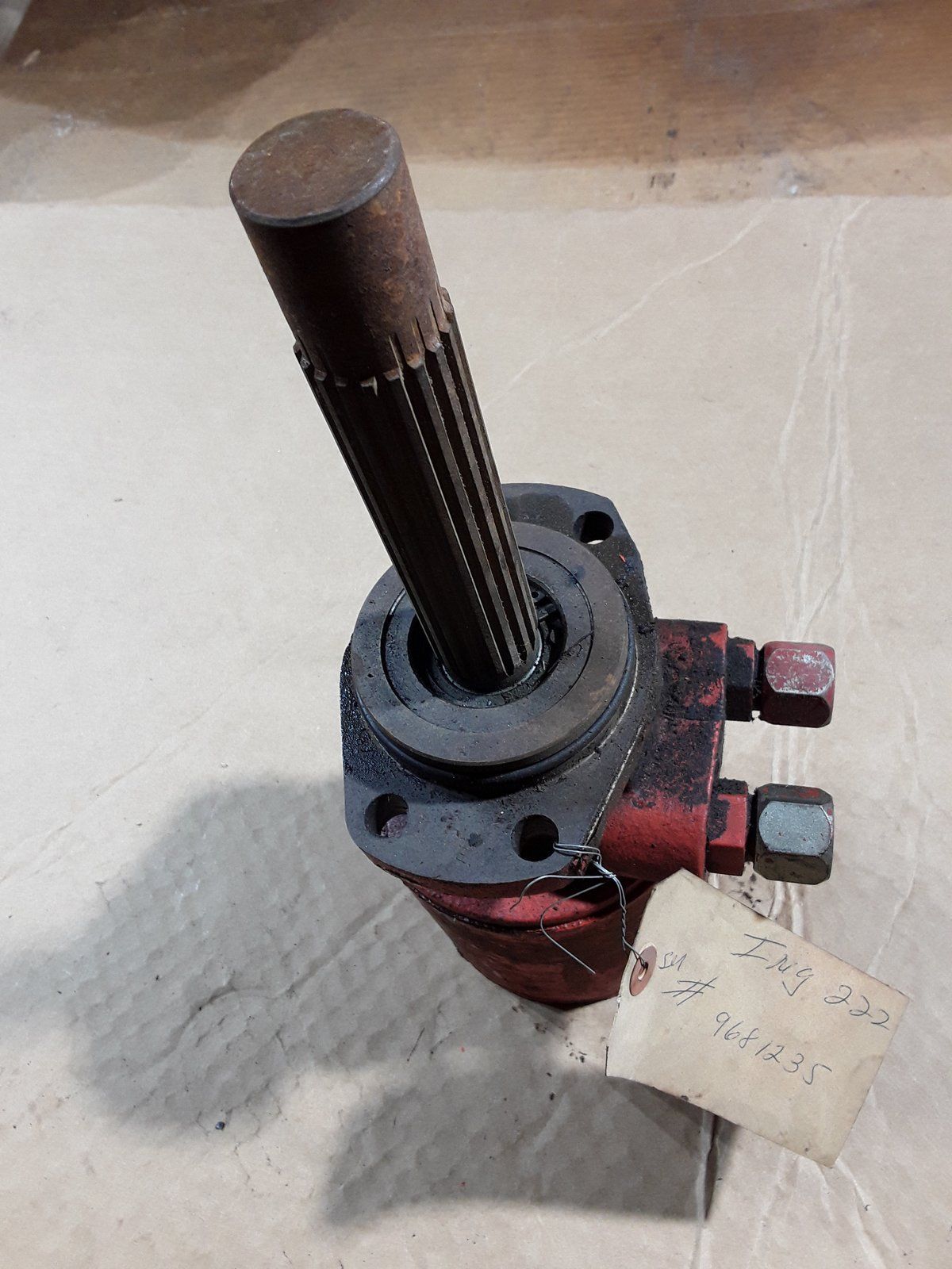 C16697 USED MOTOR HYD 200 3000 SERIES C30939 - Ingersoll/Case Tractor Part