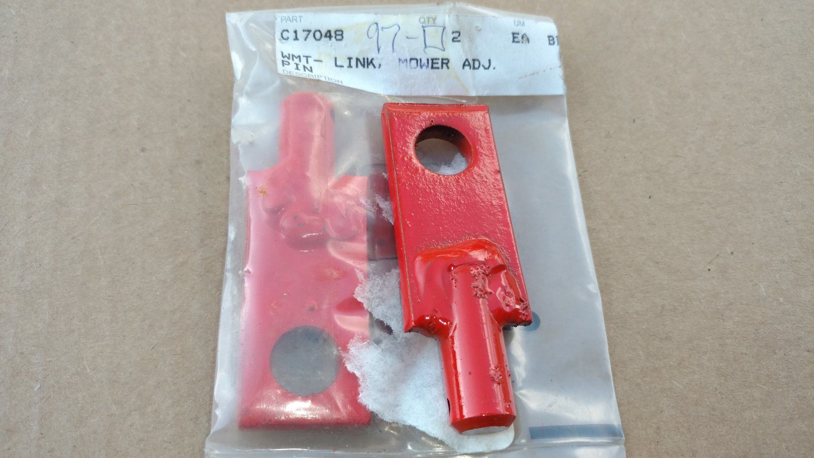 C17048 LINK - MOWER ADJ PIN - Ingersoll/Case Tractor Part