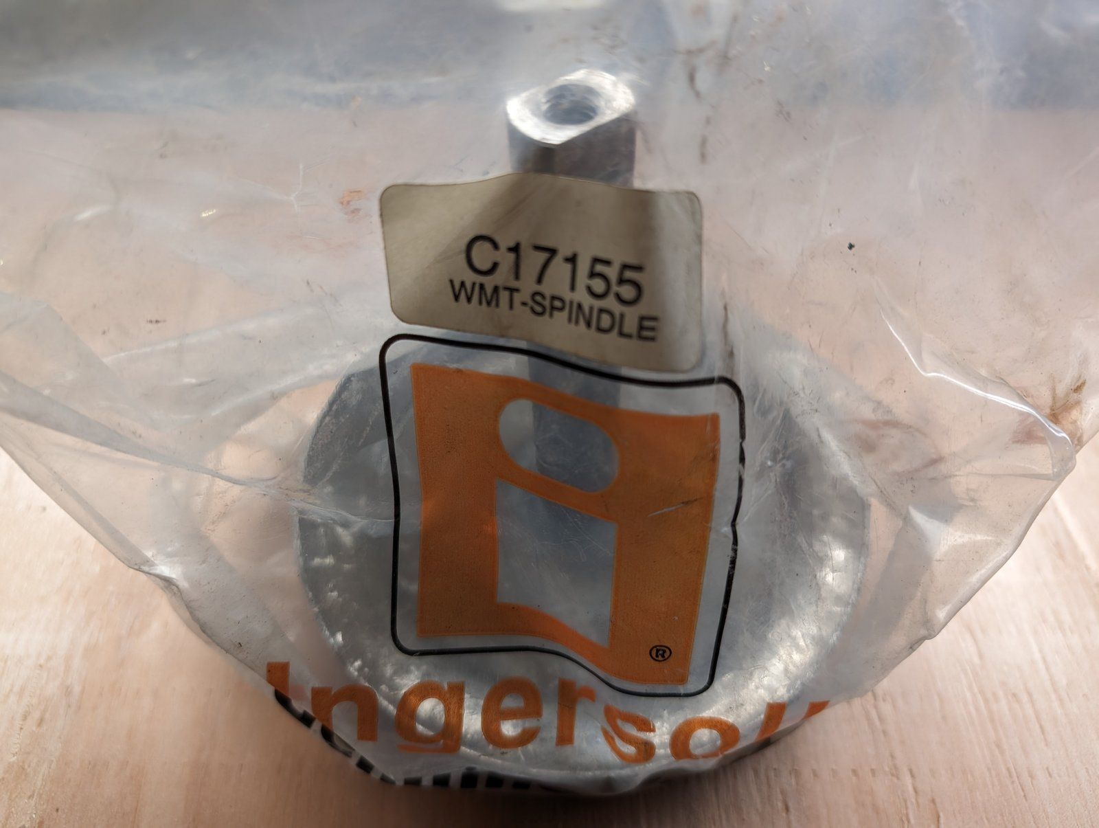 C17155 WMT- SPINDLE - MOWER J/K41 - Ingersoll/Case Tractor Part