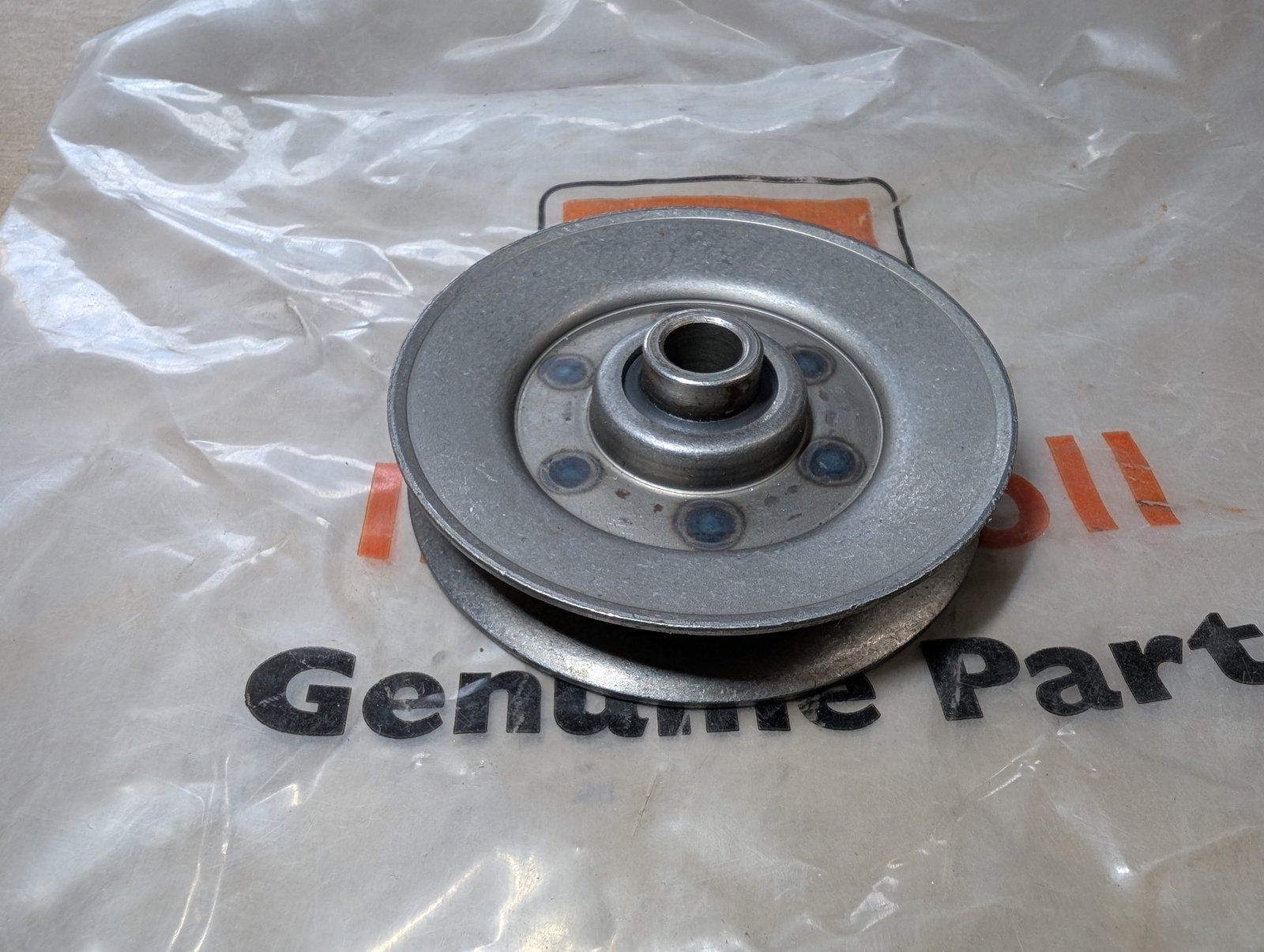 C17213 PULLEY-V IDLER "A" 3.06x.38 HUB - Ingersoll/Case Tractor Part