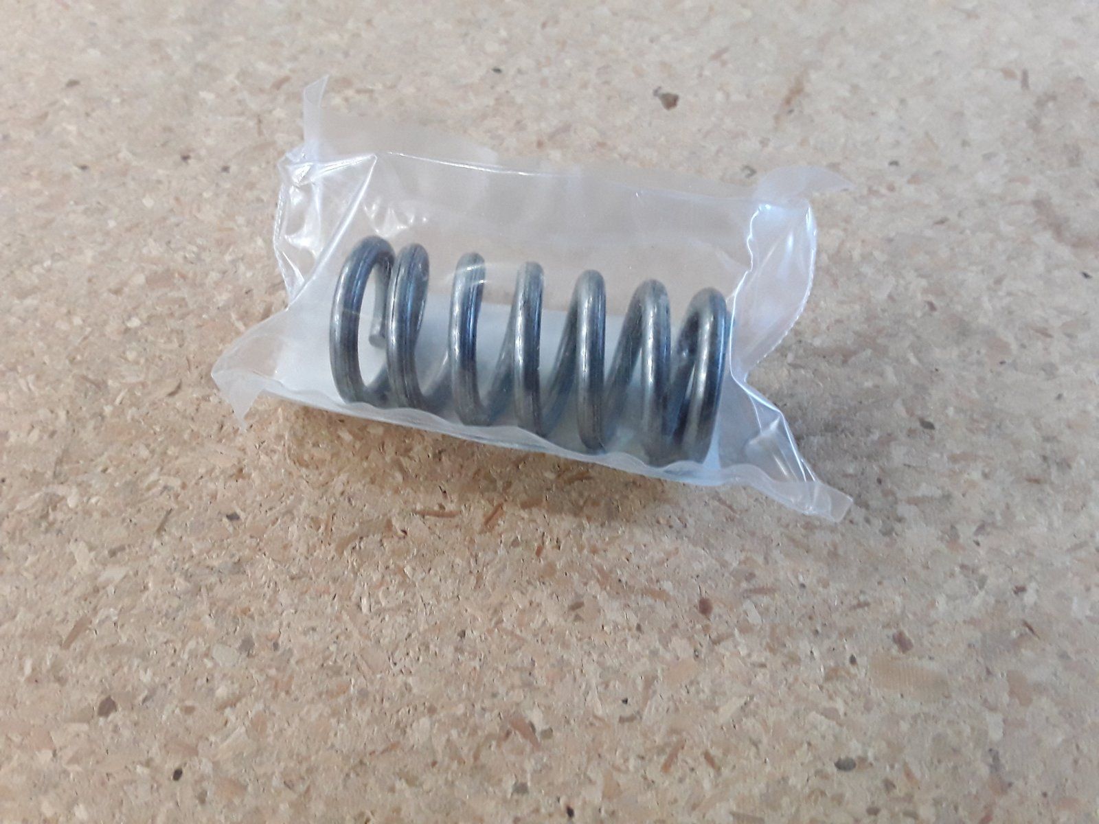 C17216 SPRING - COMPRESSION - Ingersoll/Case Tractor Part