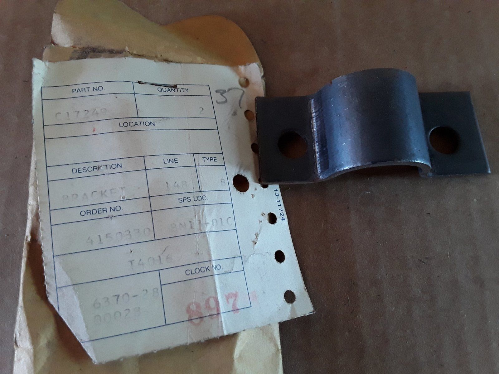 C17249 BRACKET - CLAMP TOP - Ingersoll/Case Tractor Part