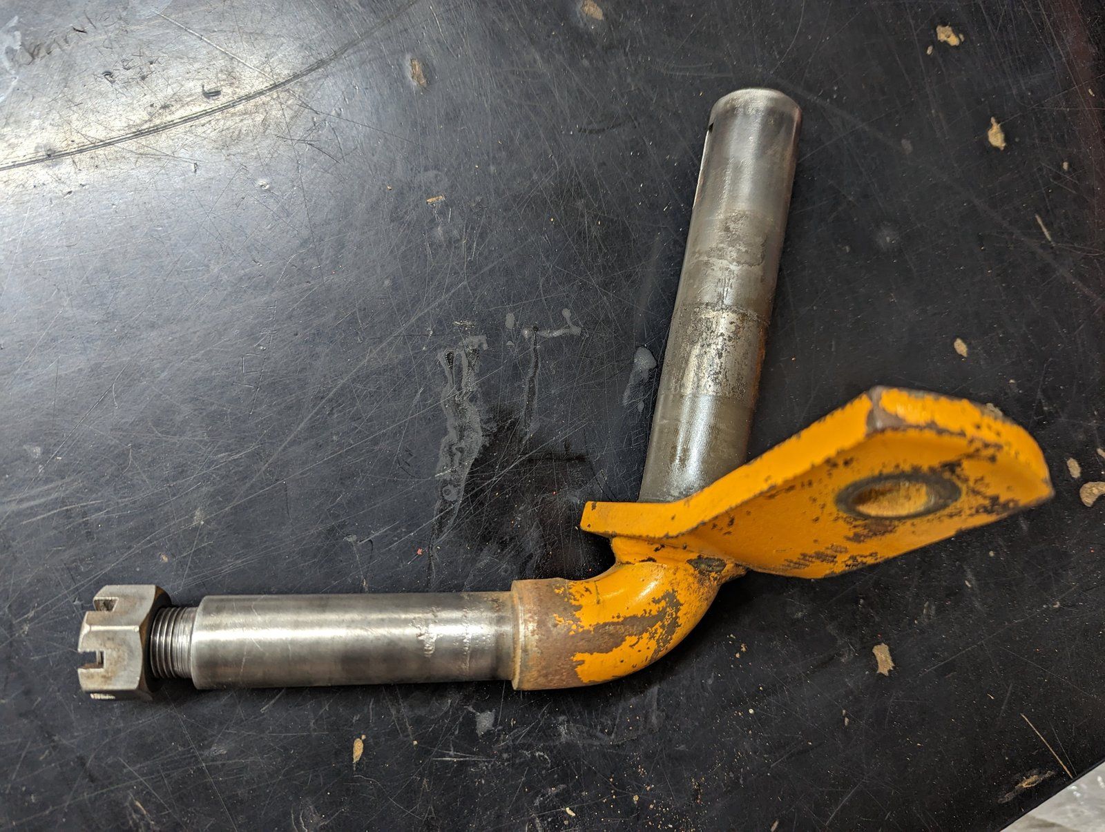 C17399 USED SPINDLE LH 644 646 - Ingersoll/Case Tractor Part