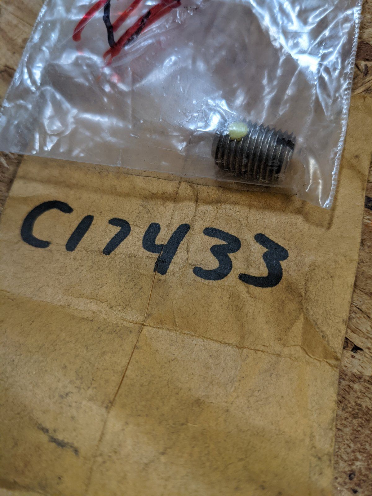C17433 SCREW - ADJUSTMENT - C47522 KIT RELIEF VALVE - LIFT SPOOL - Ingersoll/Case Tractor Part