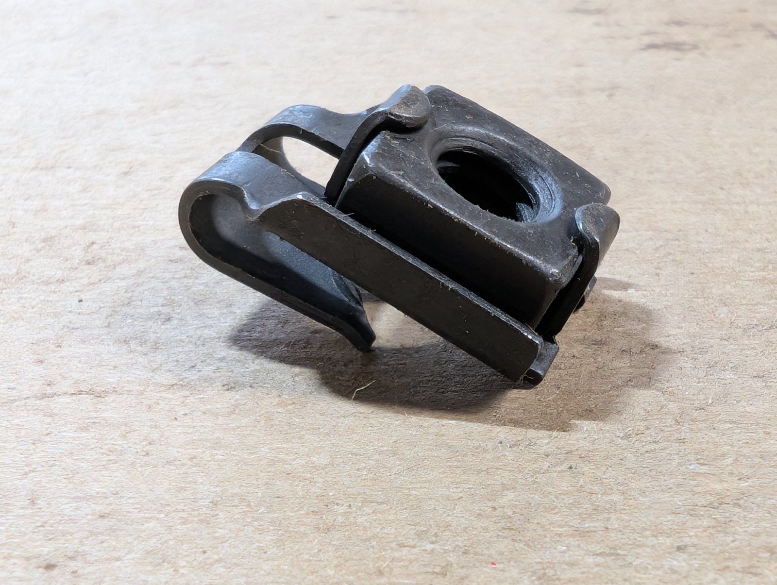 C17653 U-NUT 1/4-20 J-TYPE SPEED NUT - Ingersoll/Case Tractor Part