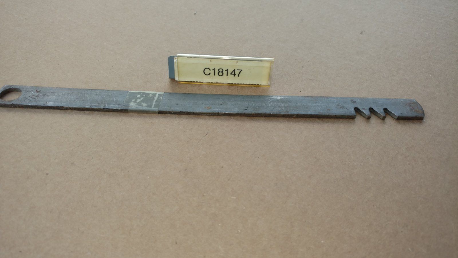 C18147 LEVER - LOCK - Ingersoll/Case Tractor Part