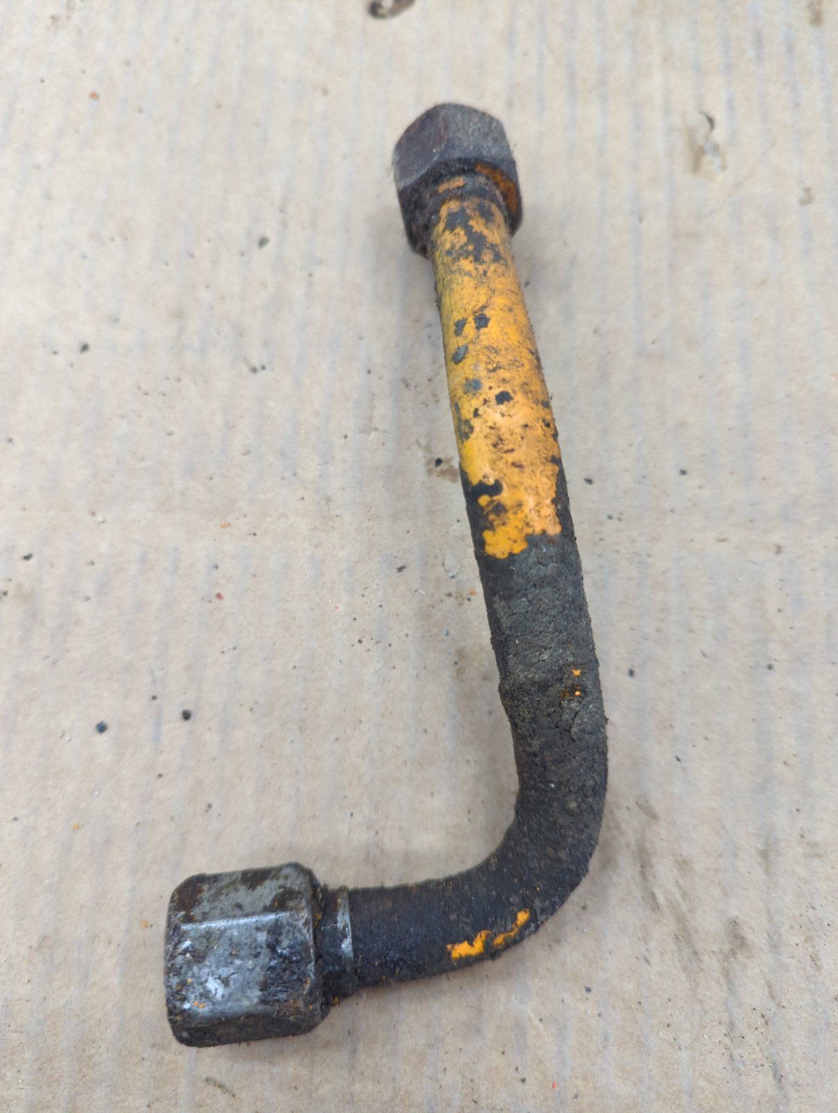 C18159 USED TUBE VALVE TO MOTOR UPPER - Ingersoll/Case Tractor Part