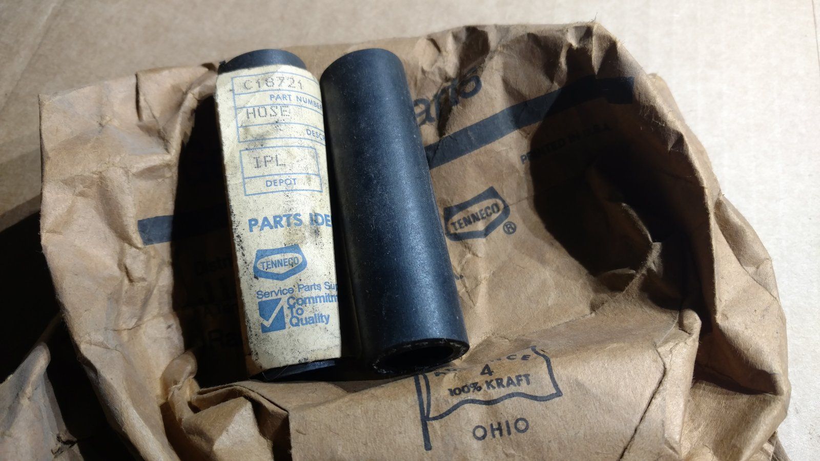 C18721 HOSE - RETURN 5/8 X 3. 0 - Ingersoll/Case Tractor Part