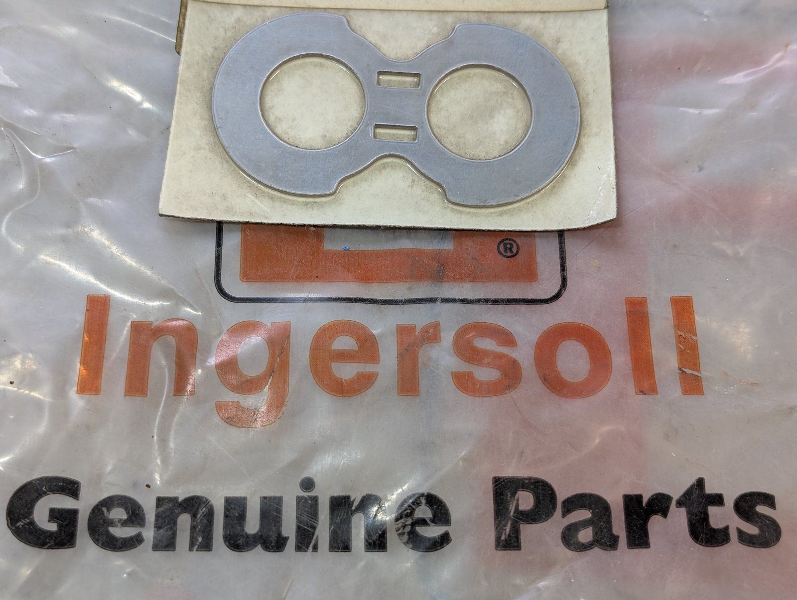 C18765 PLATE THRUST - Ingersoll/Case Tractor Part