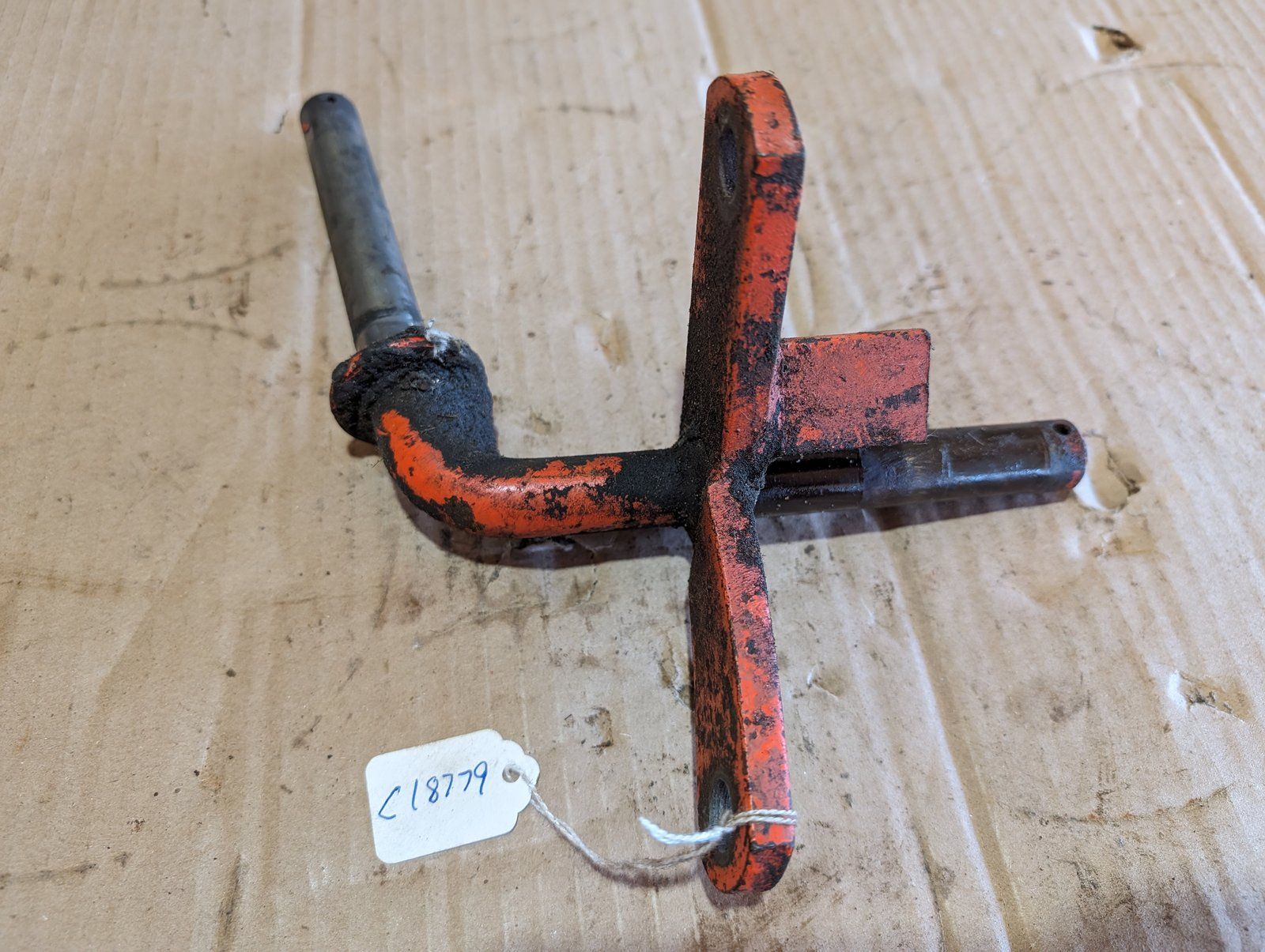 C18779 USED RH SPINDLE FRONT - Ingersoll/Case Tractor Part