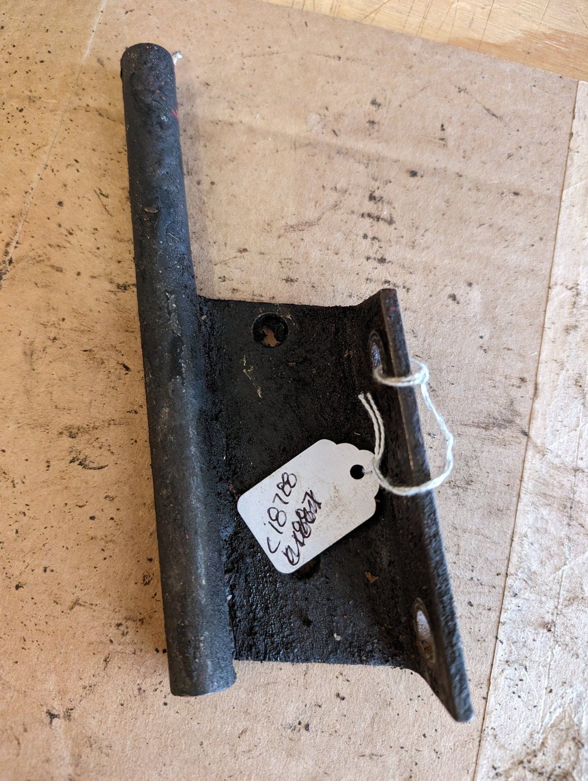 C18788 USED SUPPORT - GENERATOR - Ingersoll/Case Tractor Part