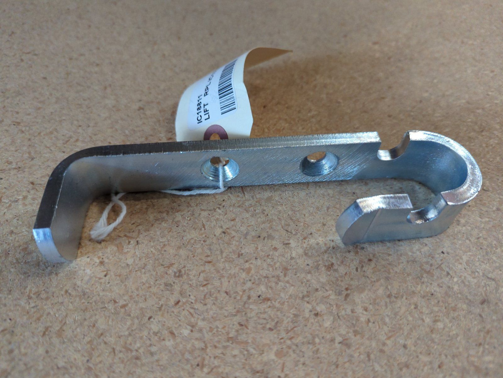 C18811 LIFT LATCH C17174 - Ingersoll/Case Tractor Part