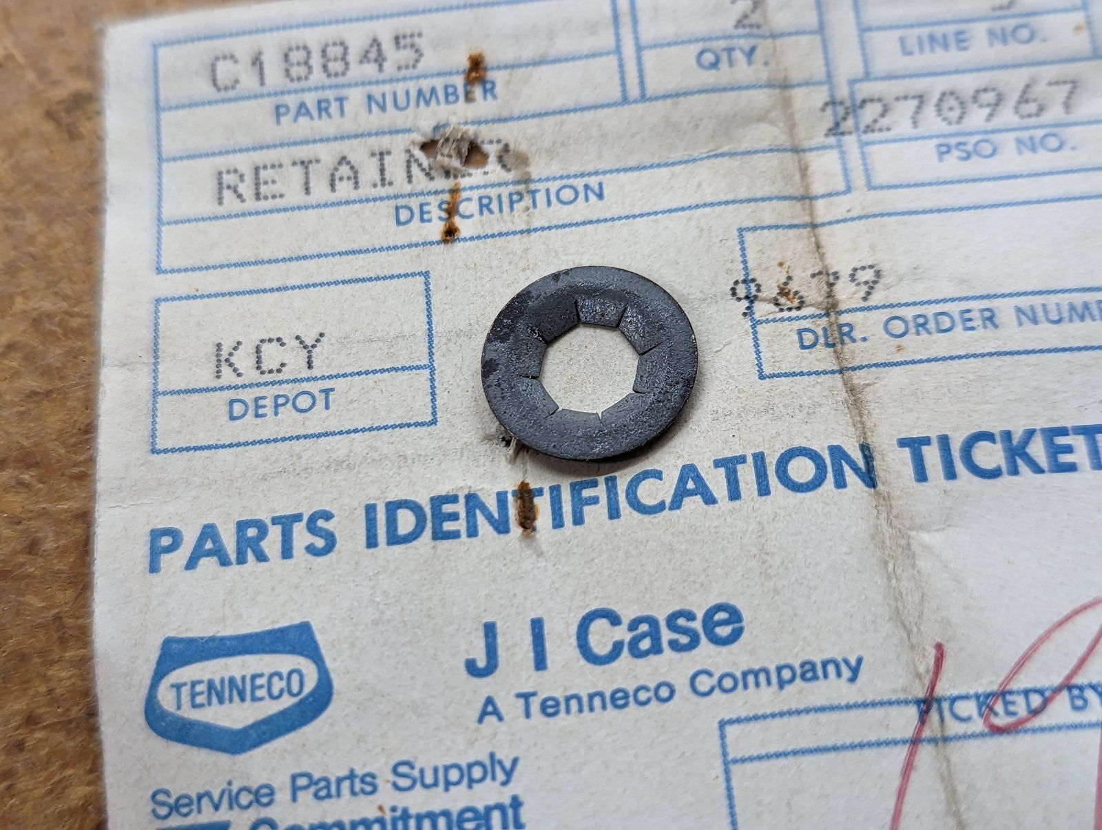 C18845 RETAINER - Ingersoll/Case Tractor Part