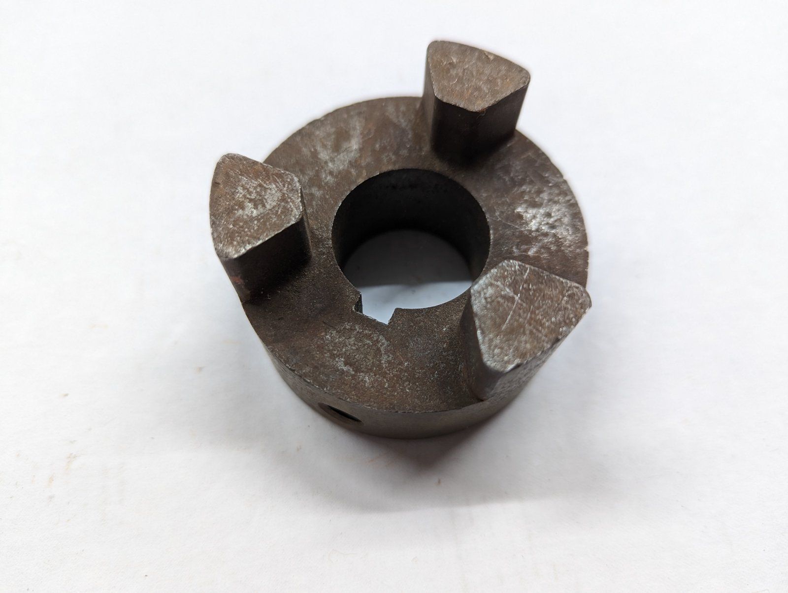 C18916 COUPLING FLEX ENGINE SIDE ONLY 1-1/8" - Ingersoll/Case Tractor Part