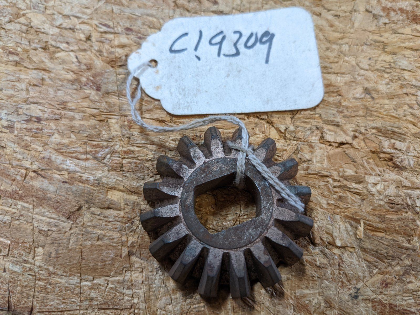 C19309 GEAR BEVEL PEERLESS 1575-P1 778166 - Ingersoll/Case Tractor Part