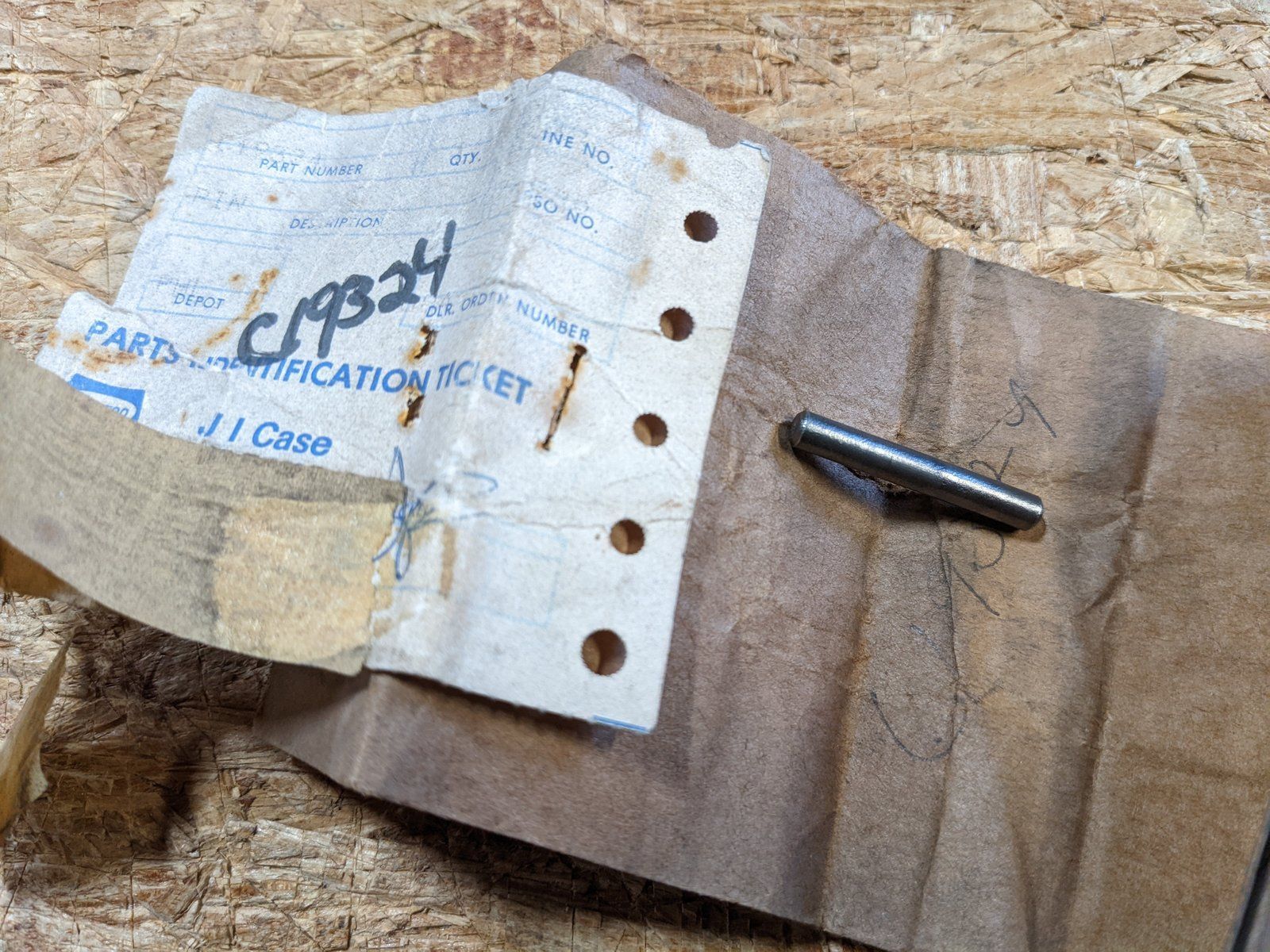 C19324 TECUMSEH #792049` PIN - DRIVE - Ingersoll/Case Tractor Part