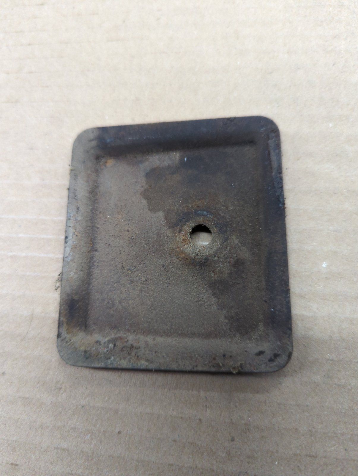 C20250 USED COVER-VALVE - ONAN 110-1879-01 - Ingersoll/Case Tractor Part