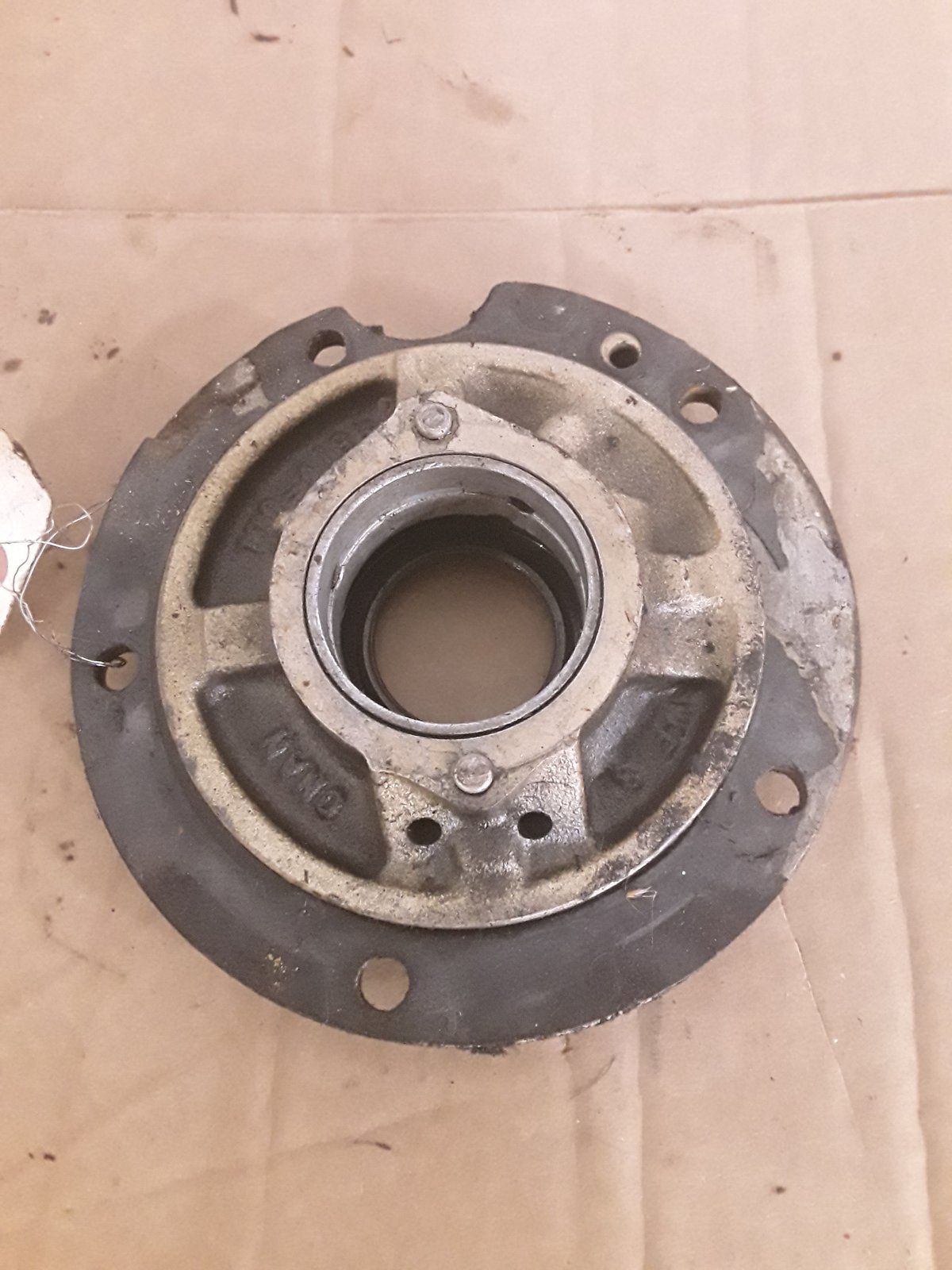 C20269 USED PLATE-REAR BEARING ONAN 101-0439 - Ingersoll/Case Tractor Part