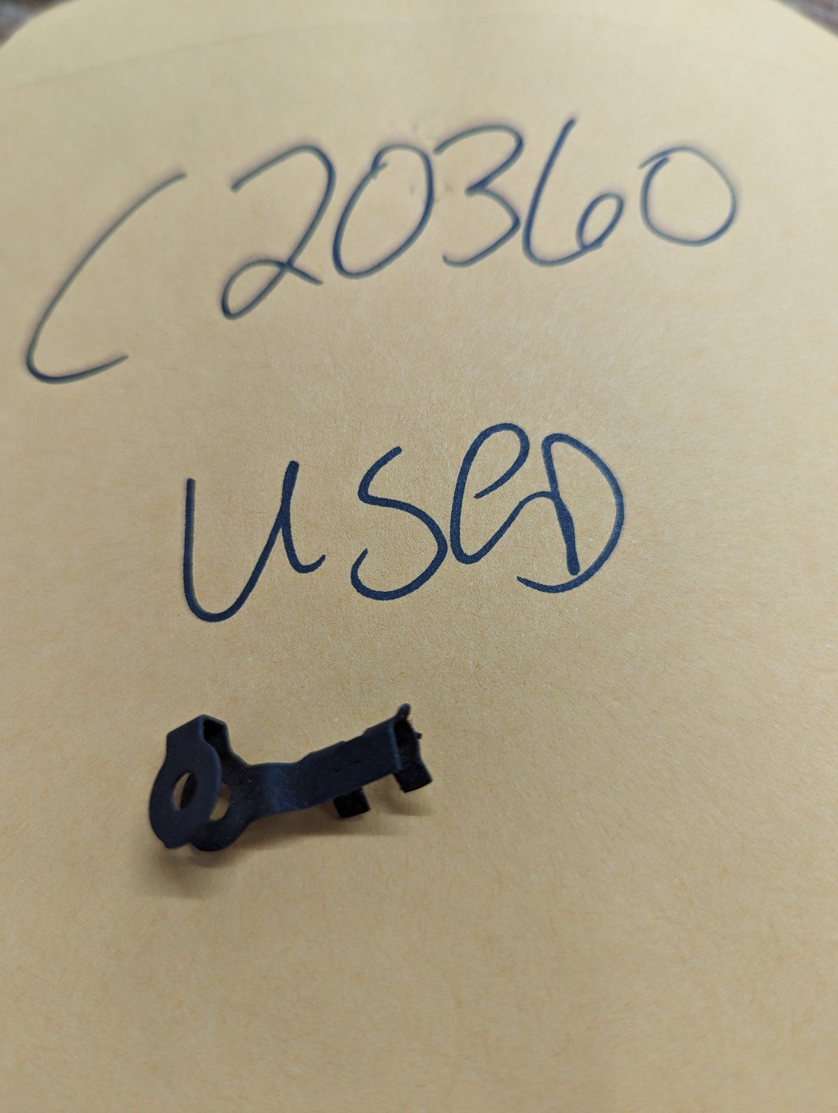 C20360 USED CLIP ONAN 518-0004 - Ingersoll/Case Tractor Part