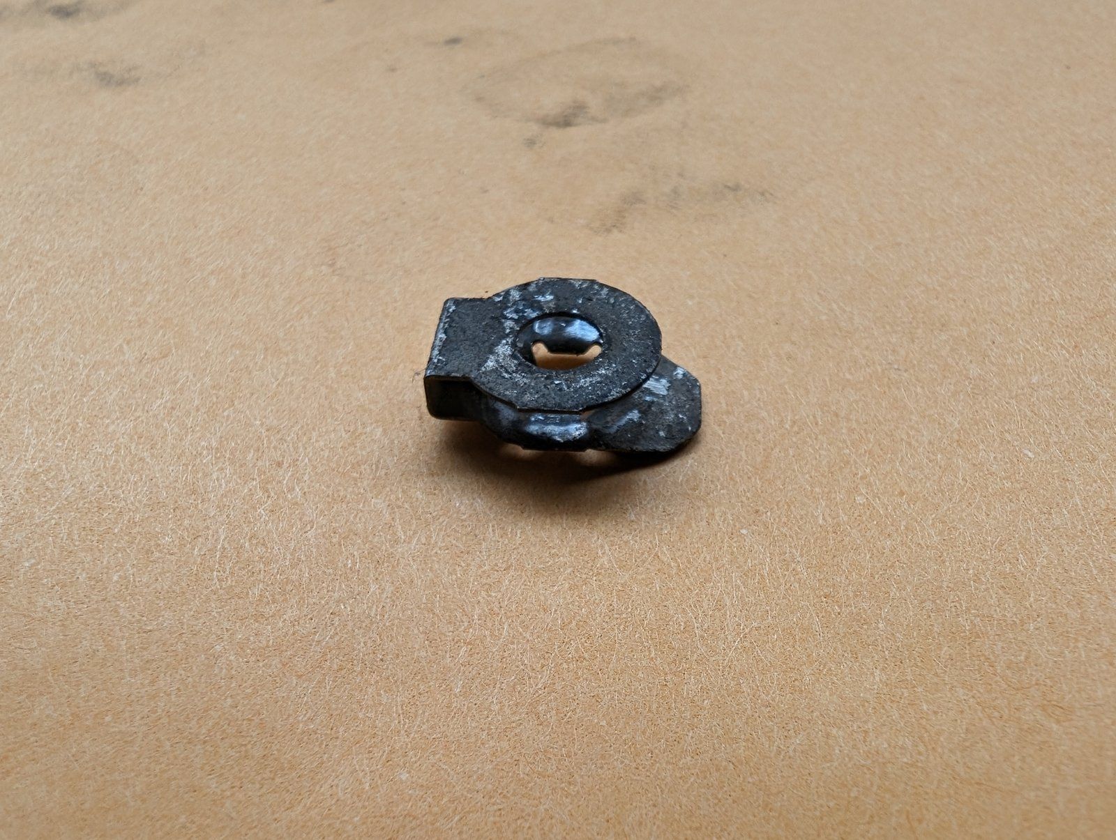 C20361 USED CLIP ONAN 870-0278 - Ingersoll/Case Tractor Part